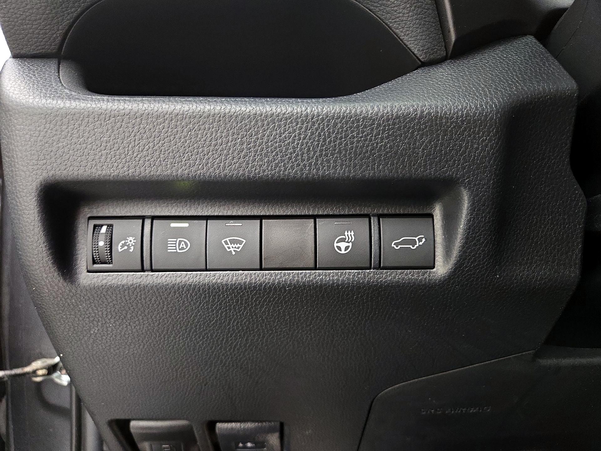 Thumbnail: 2020 Toyota RAV4 - 13