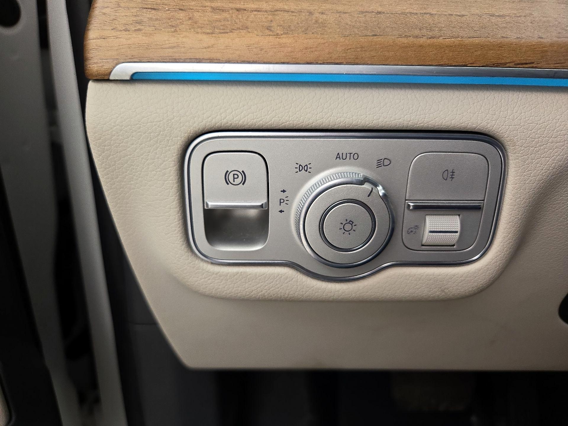 Thumbnail: 2020 Mercedes-Benz GLE - 13