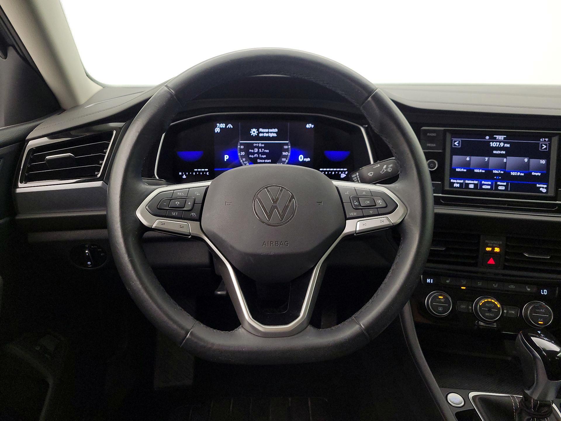 Thumbnail: 2024 Volkswagen Jetta - 10