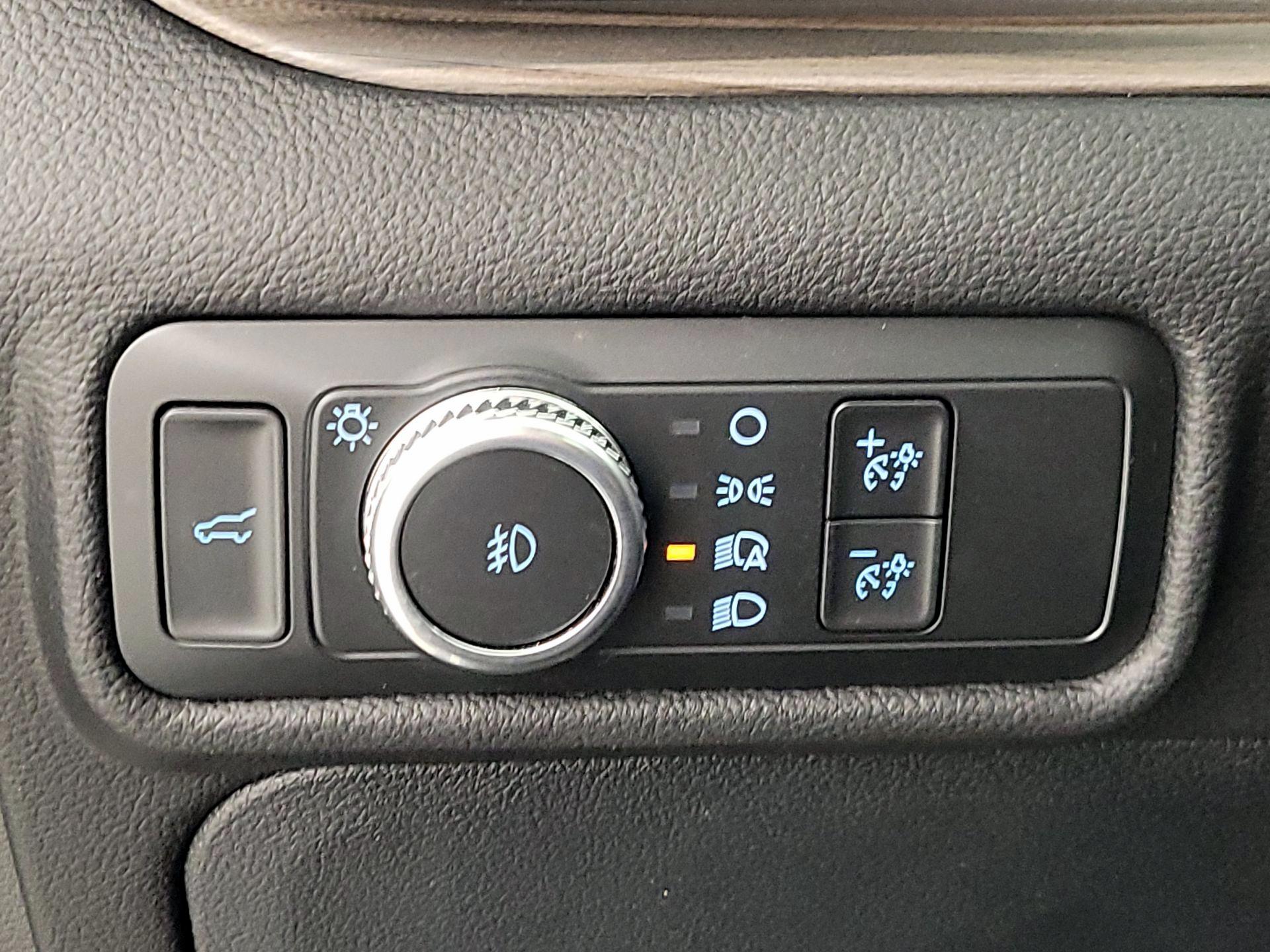 Thumbnail: 2022 Ford Explorer - 13