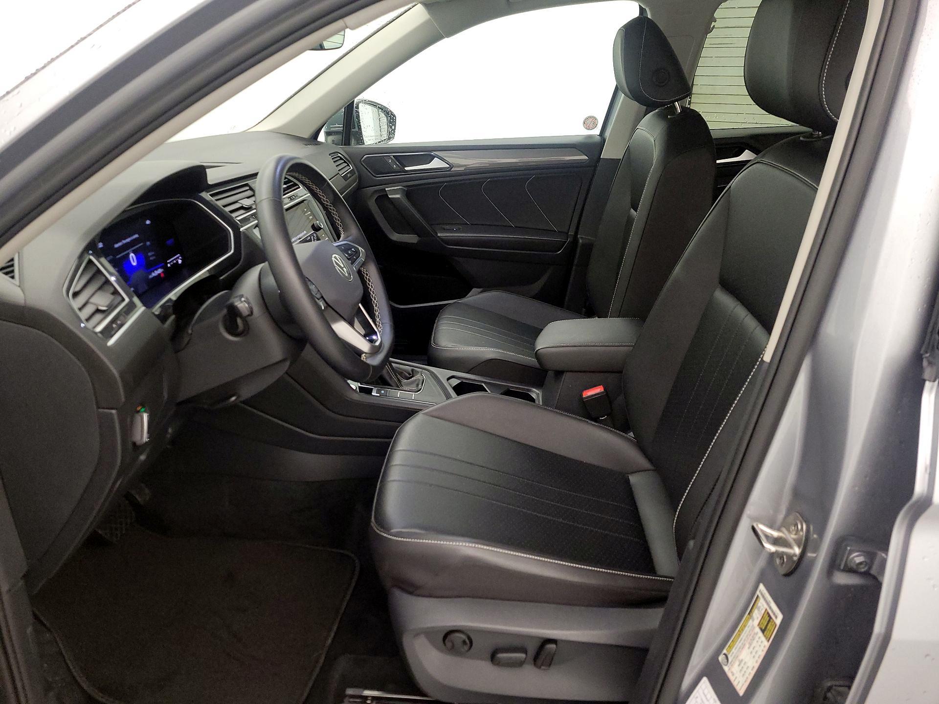 Thumbnail: 2024 Volkswagen Tiguan - 11