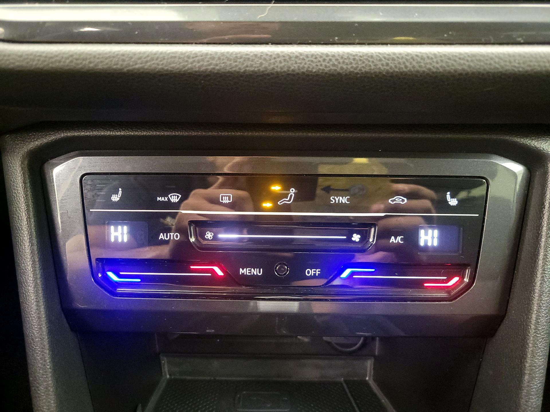 Thumbnail: 2024 Volkswagen Tiguan - 16