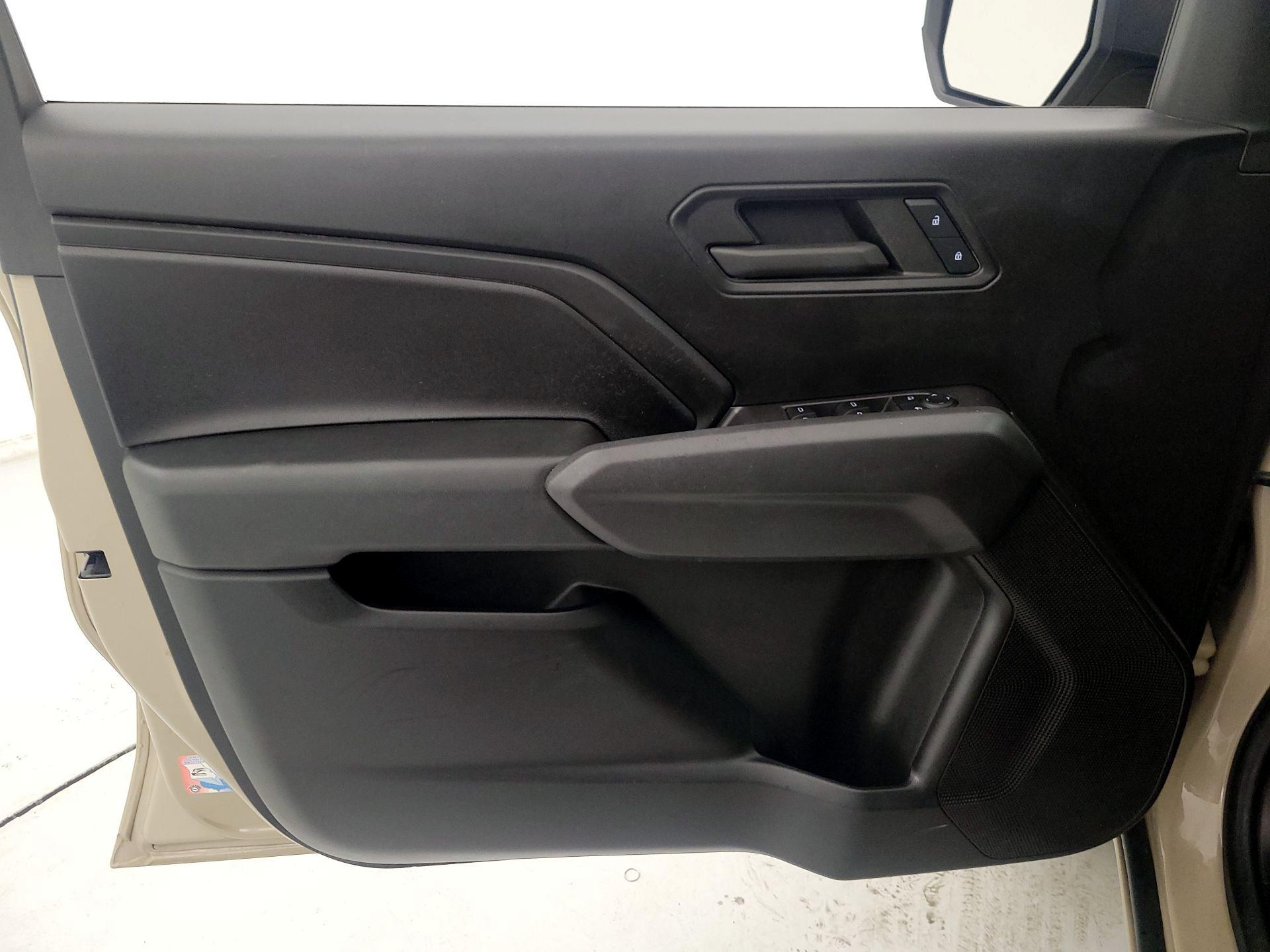 Thumbnail: 2023 Chevrolet Colorado - 12