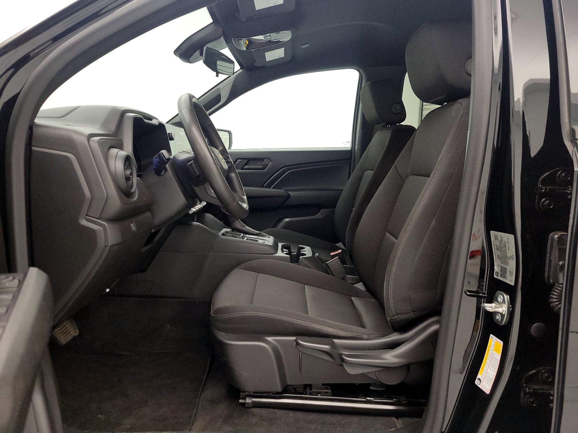 Thumbnail: 2023 Chevrolet Colorado - 11