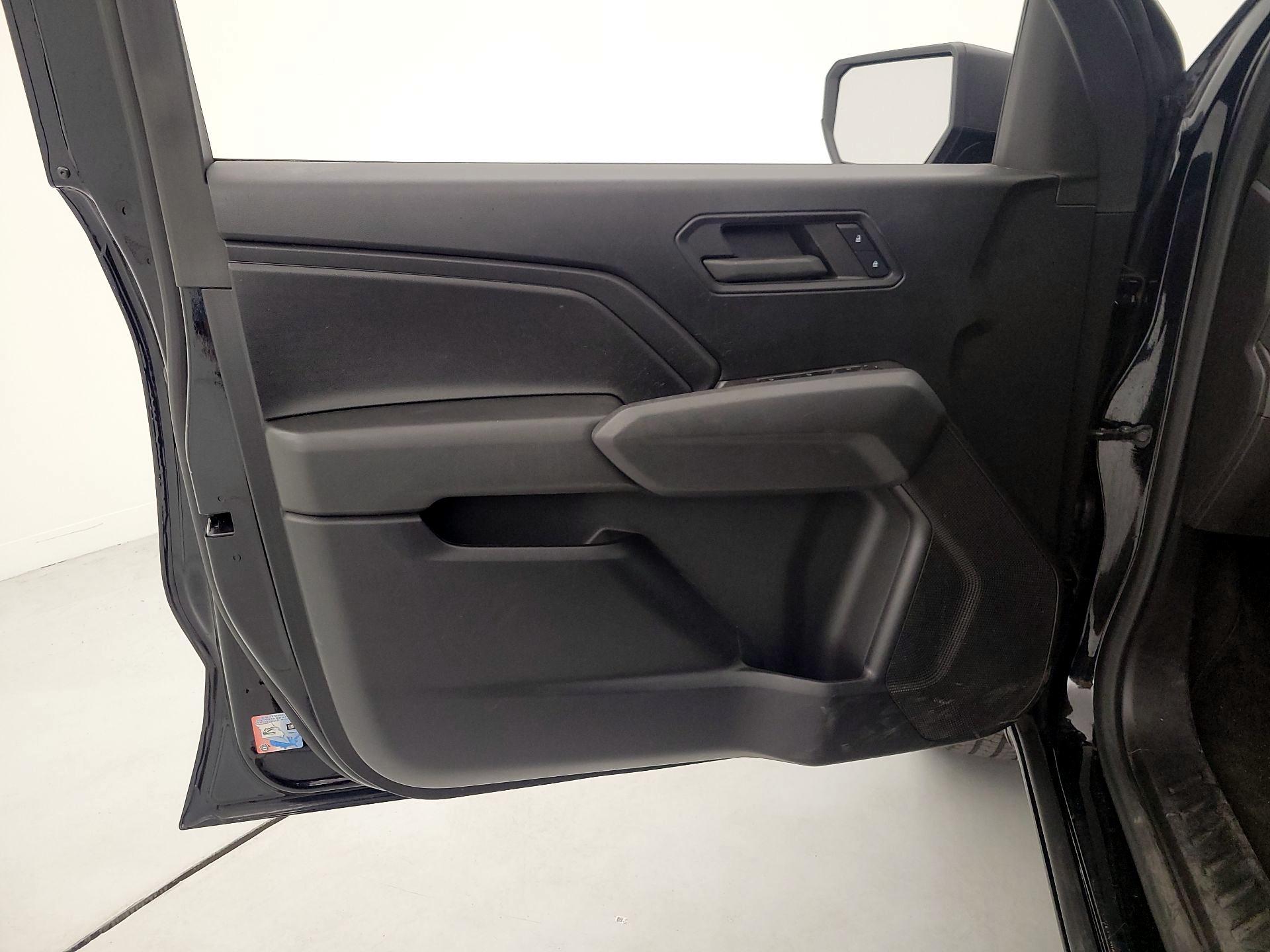 Thumbnail: 2023 Chevrolet Colorado - 12