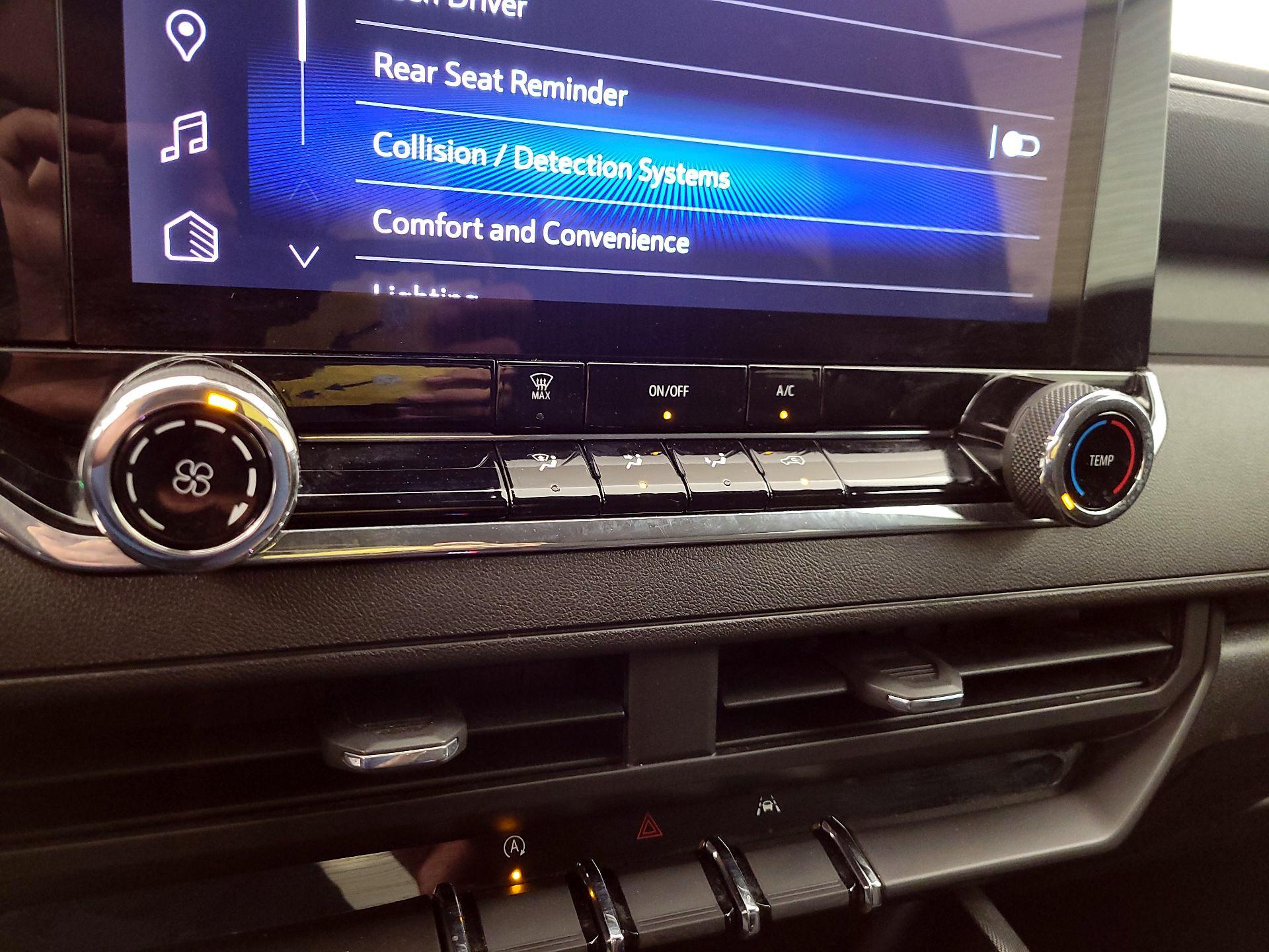 Thumbnail: 2023 Chevrolet Colorado - 16