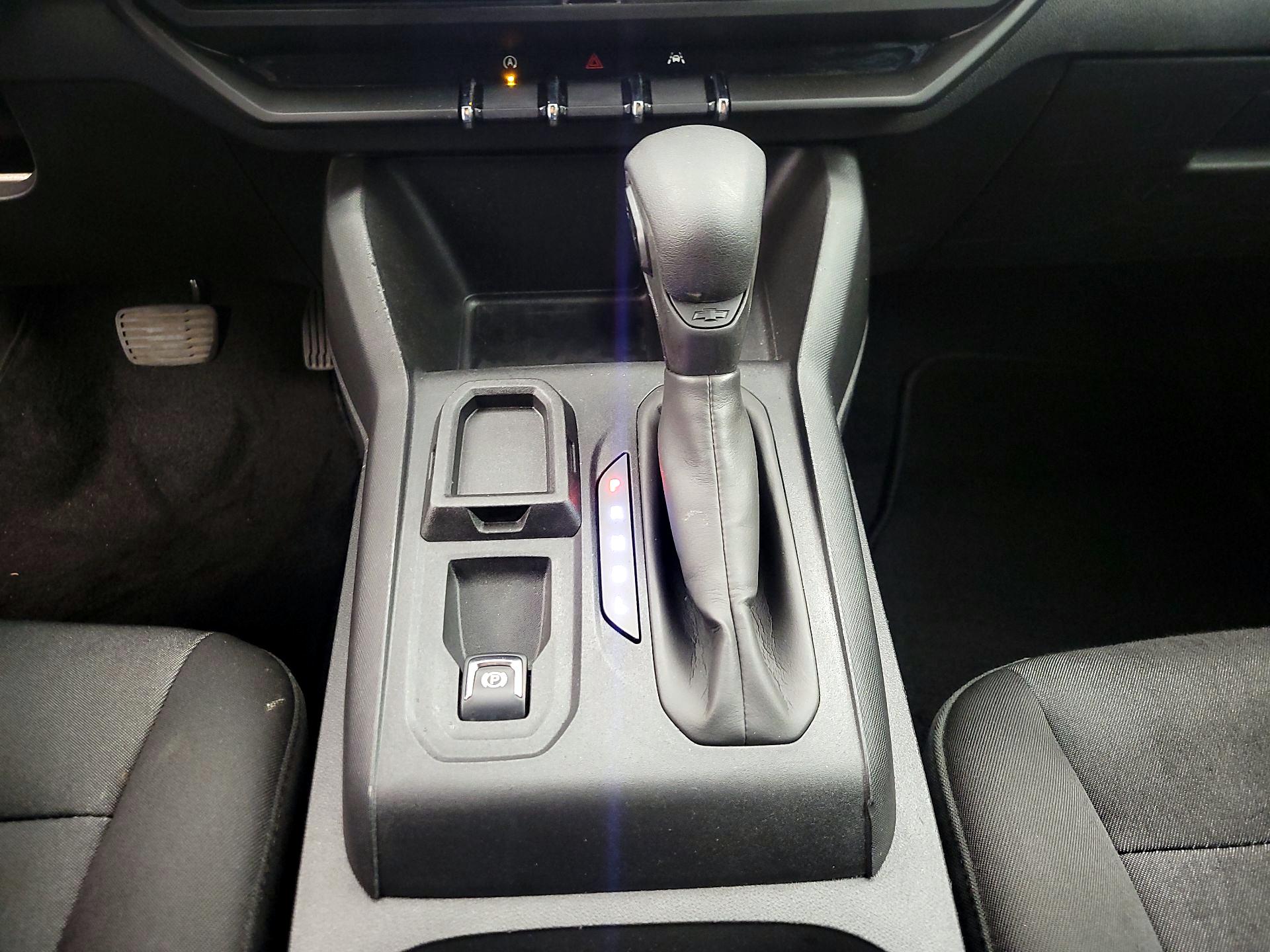 Thumbnail: 2023 Chevrolet Colorado - 17