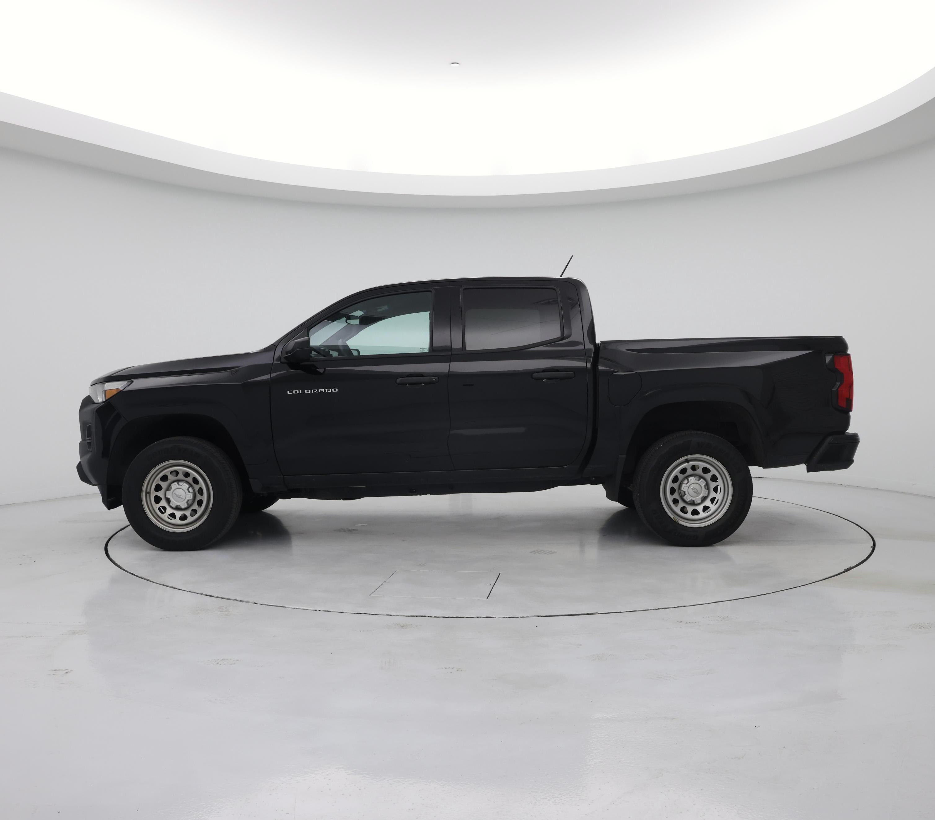 Thumbnail: 2023 Chevrolet Colorado - 3