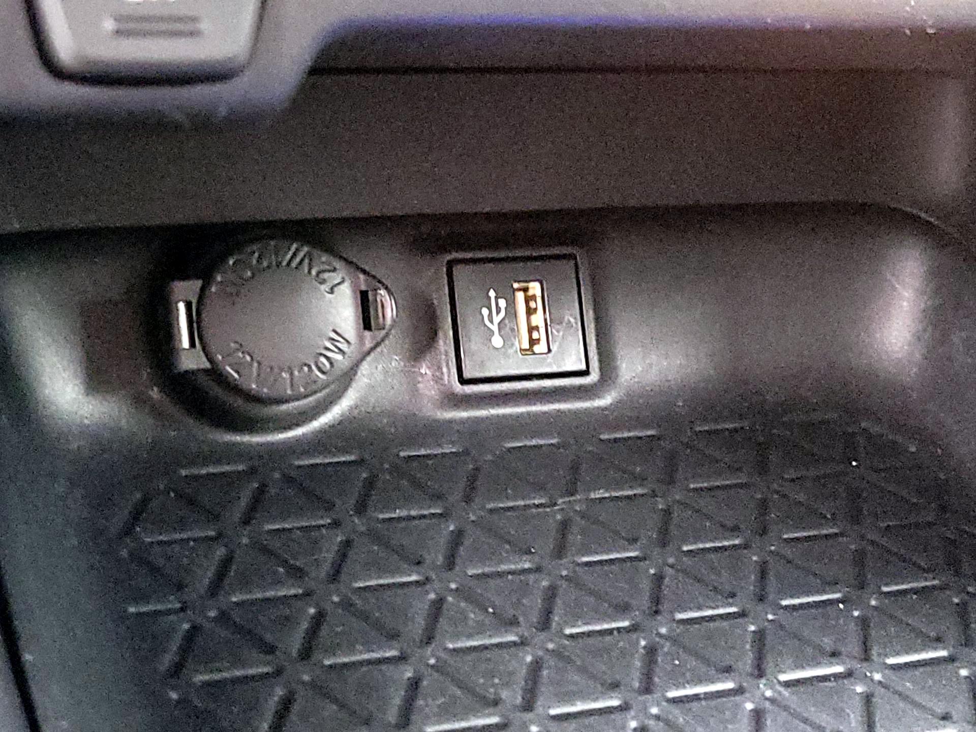 Thumbnail: 2023 Toyota RAV4 - 18