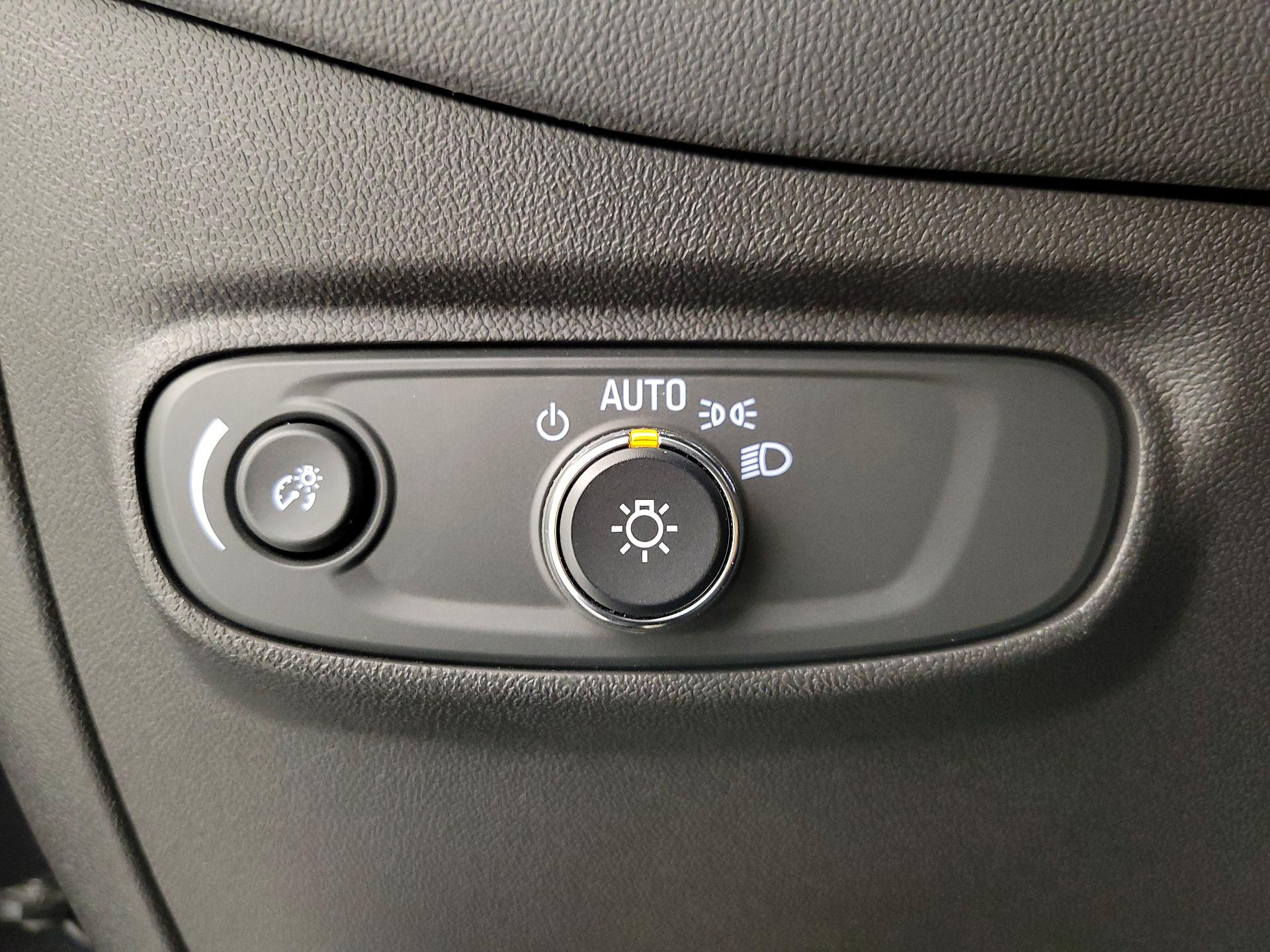 Thumbnail: 2022 Chevrolet Equinox - 13