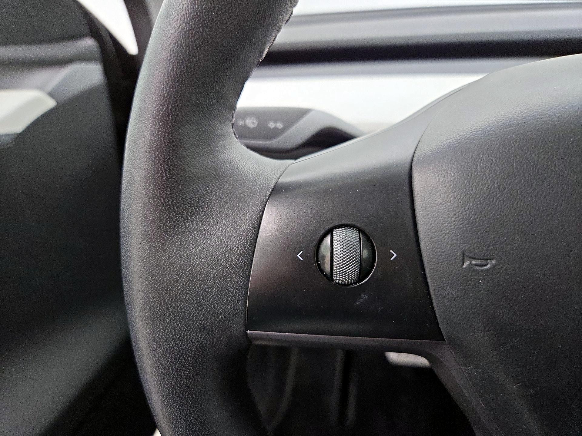 Thumbnail: 2023 Tesla Model Y - 13