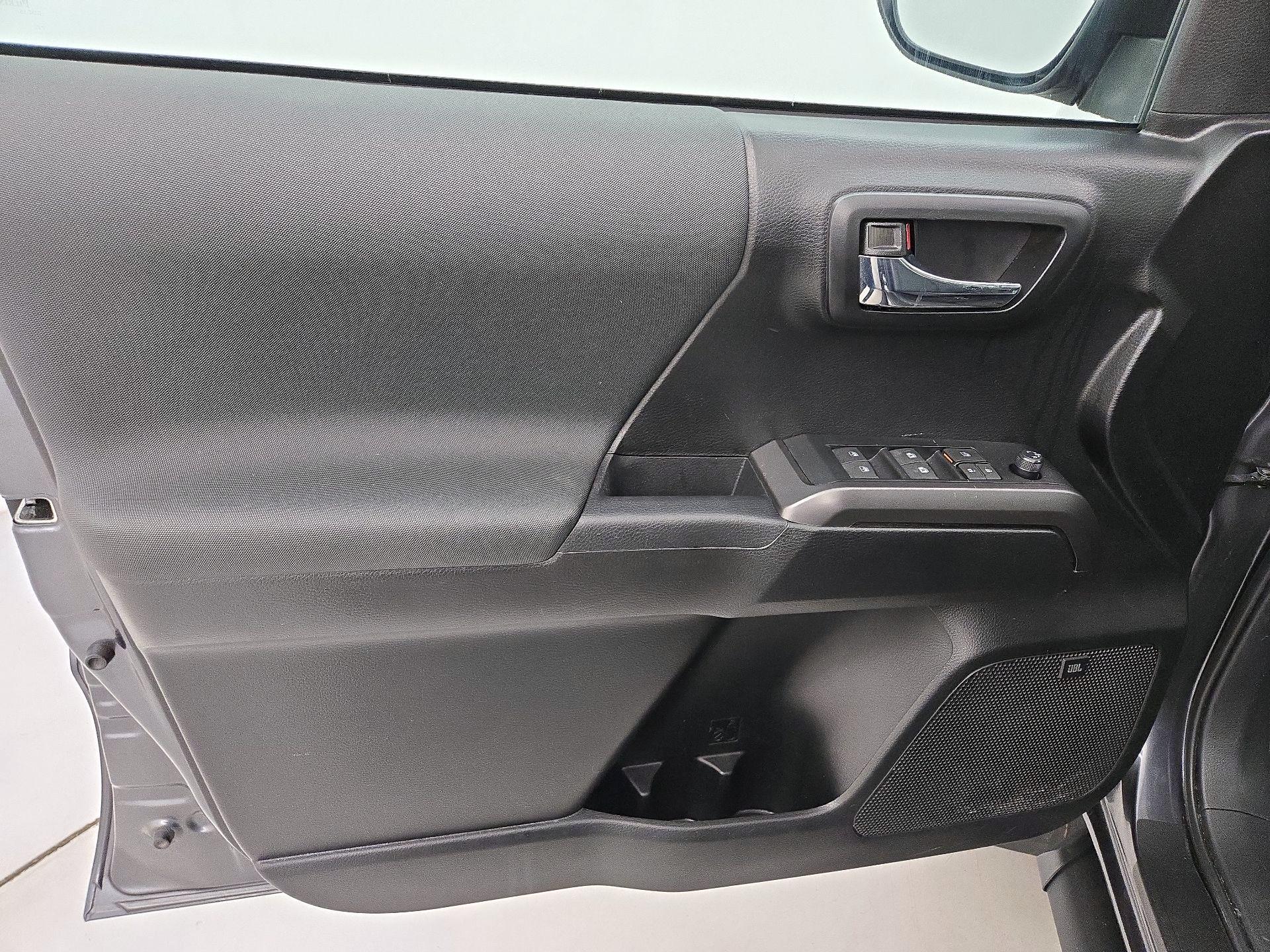 Thumbnail: 2022 Toyota Tacoma - 12