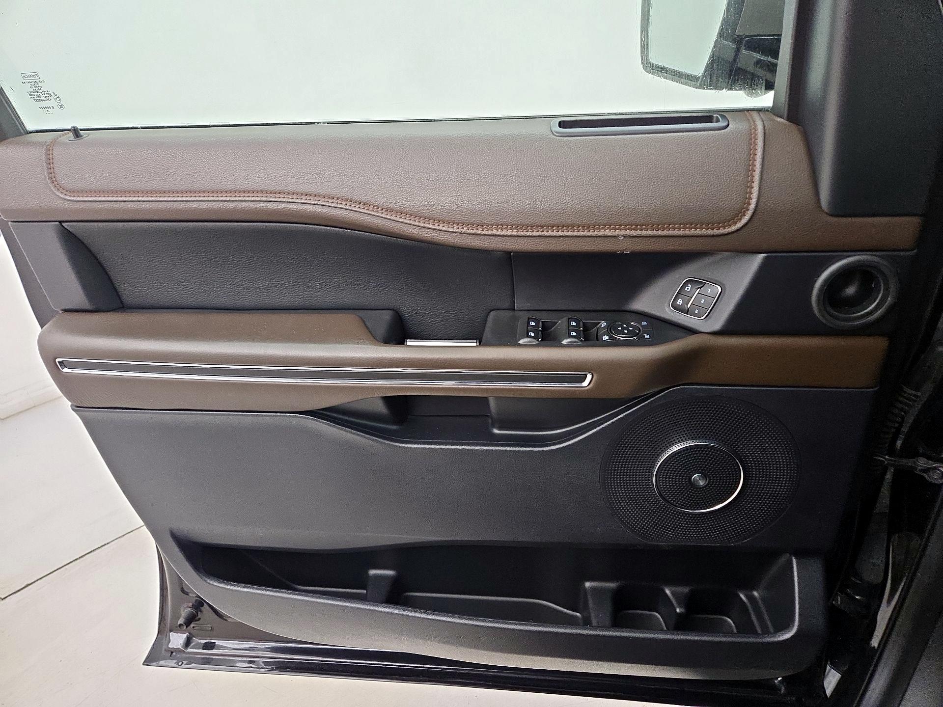 Thumbnail: 2020 Ford Expedition - 12