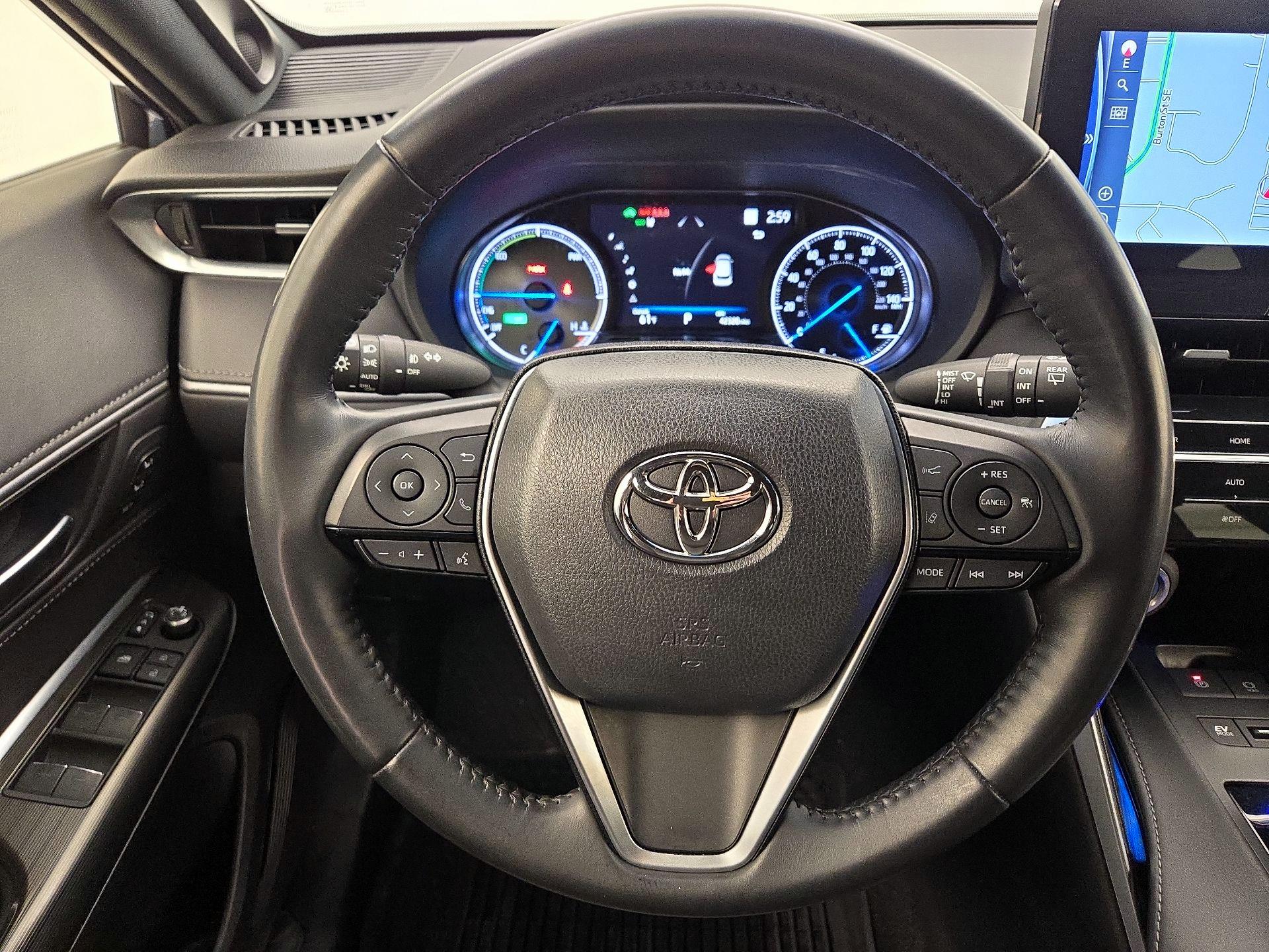 Thumbnail: 2022 Toyota Venza - 10