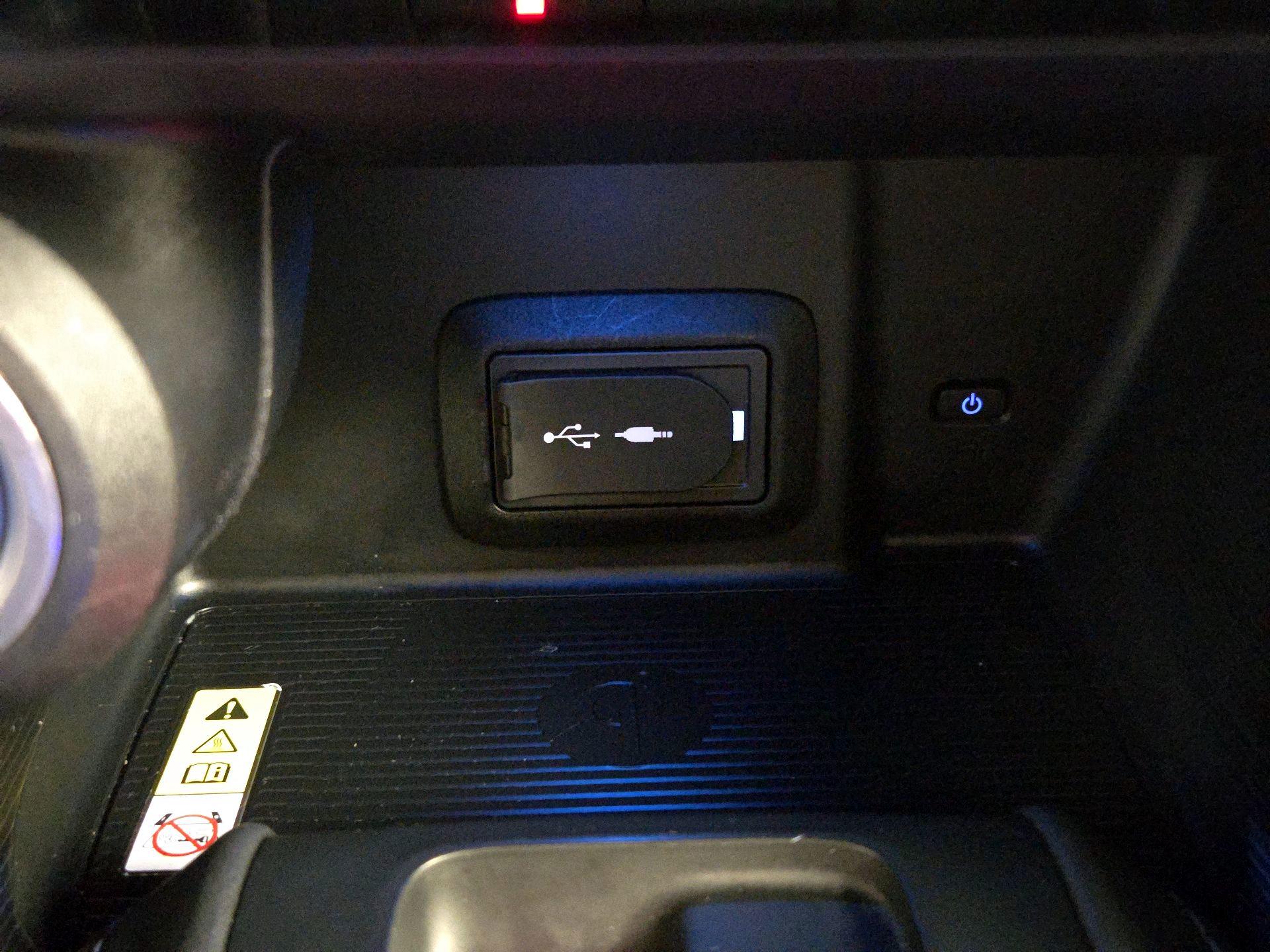 Thumbnail: 2022 Toyota Venza - 19