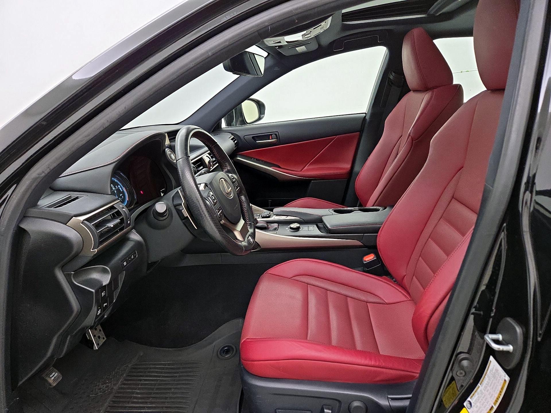 Thumbnail: 2020 Lexus IS - 11