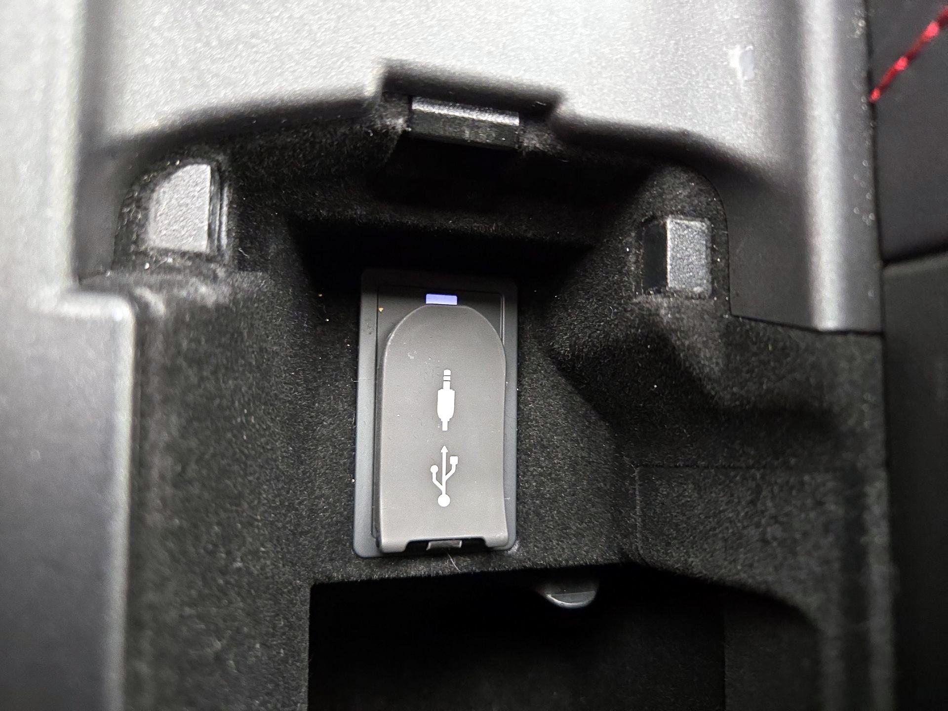 Thumbnail: 2020 Lexus IS - 19