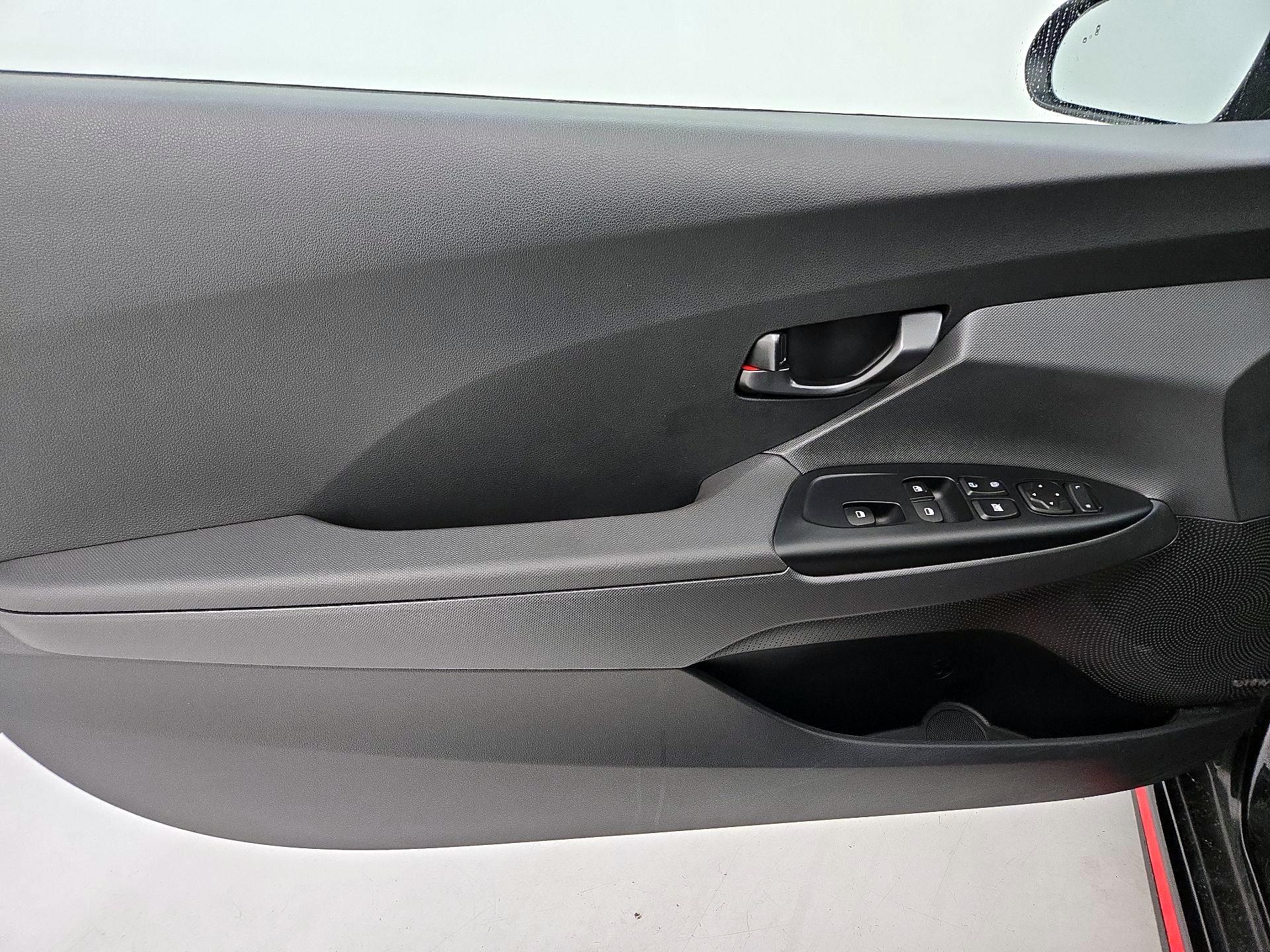 Thumbnail: 2021 Hyundai Veloster - 12