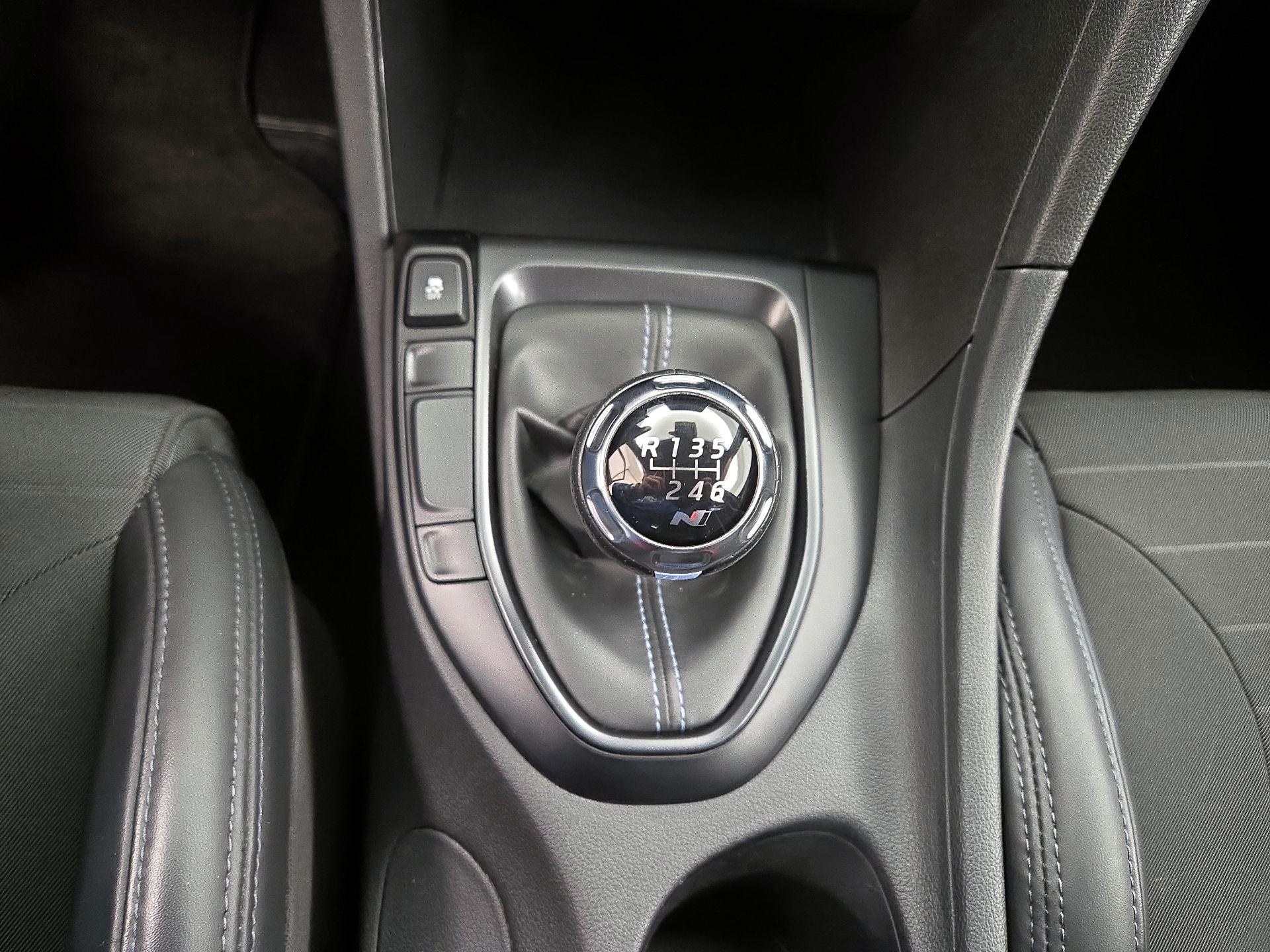 Thumbnail: 2021 Hyundai Veloster - 18