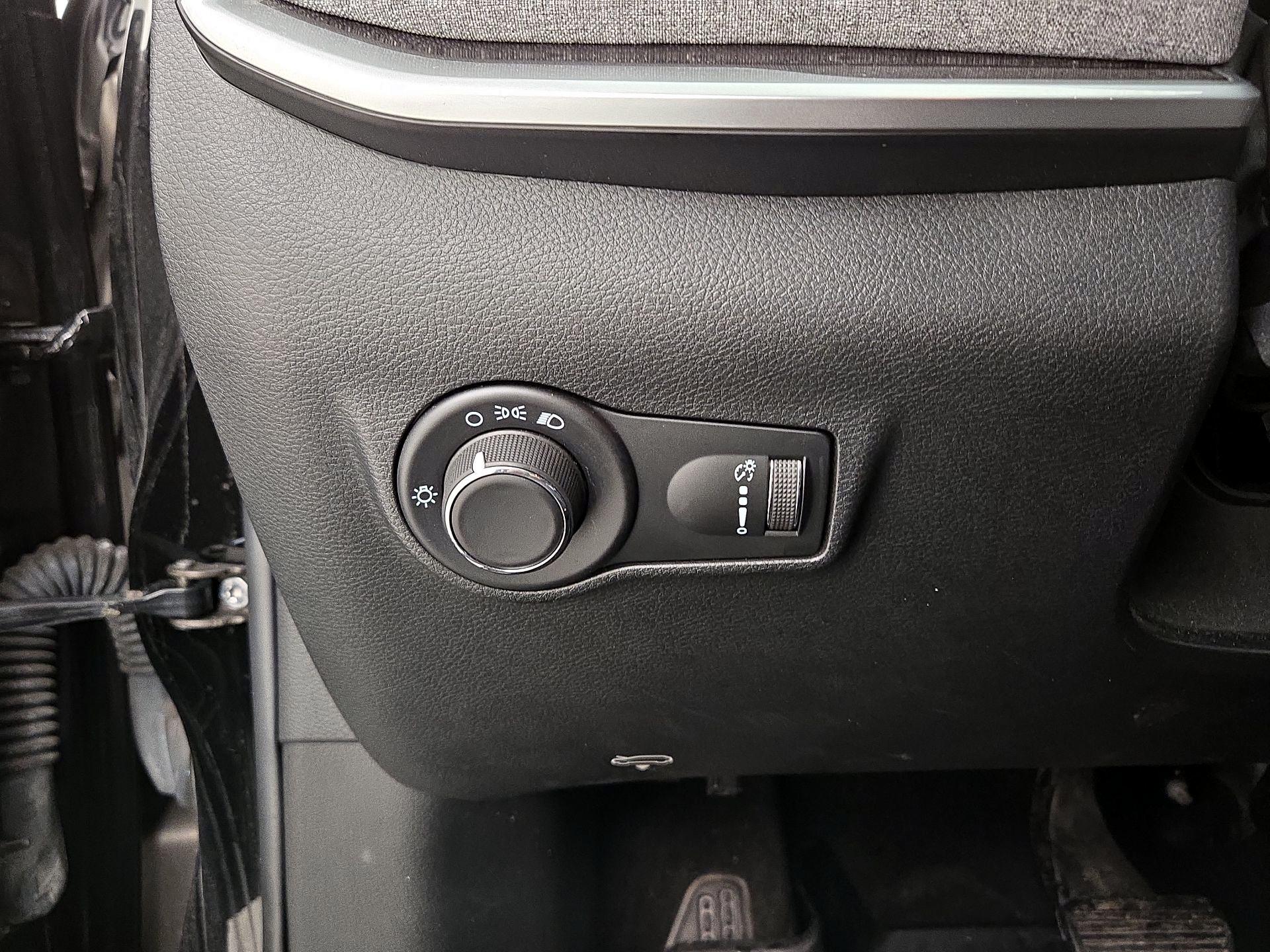 Thumbnail: 2022 Jeep Compass - 13