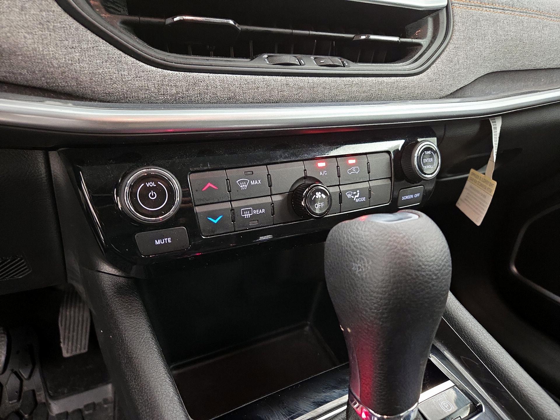 Thumbnail: 2022 Jeep Compass - 16