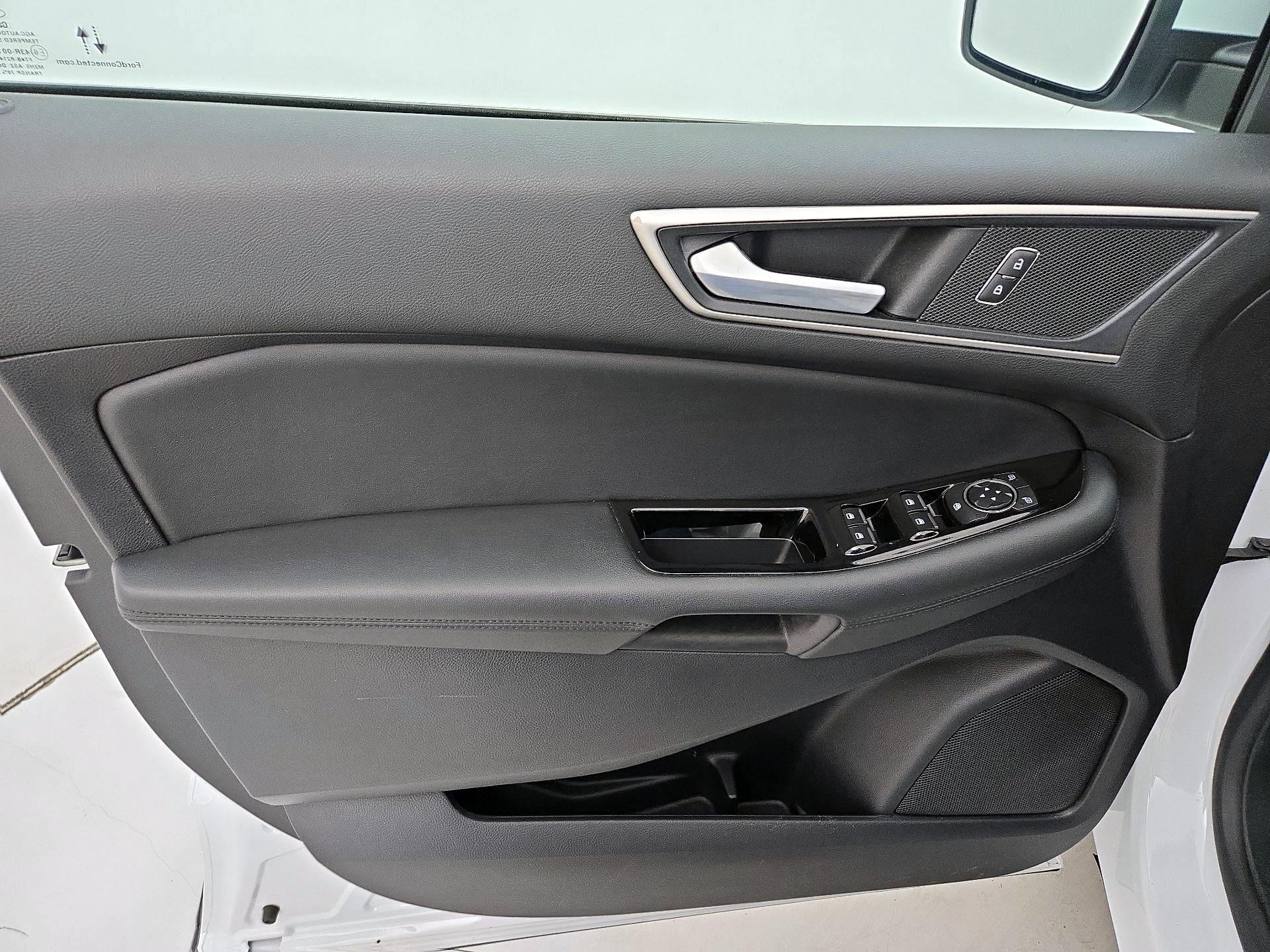 Thumbnail: 2020 Ford Edge - 12