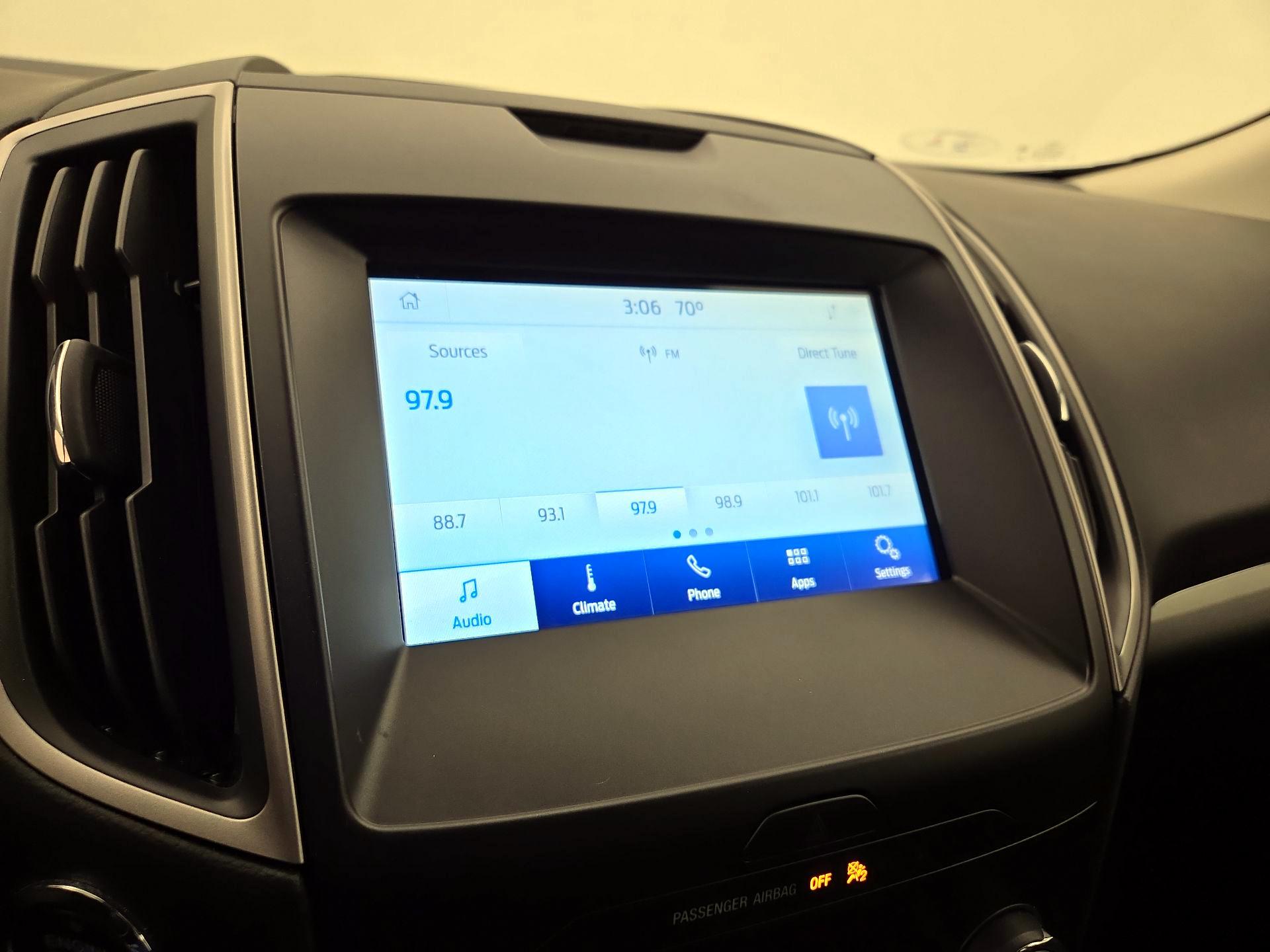 Thumbnail: 2020 Ford Edge - 15