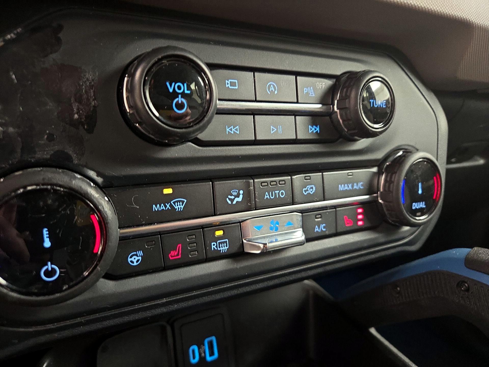 Thumbnail: 2022 Ford Bronco - 17