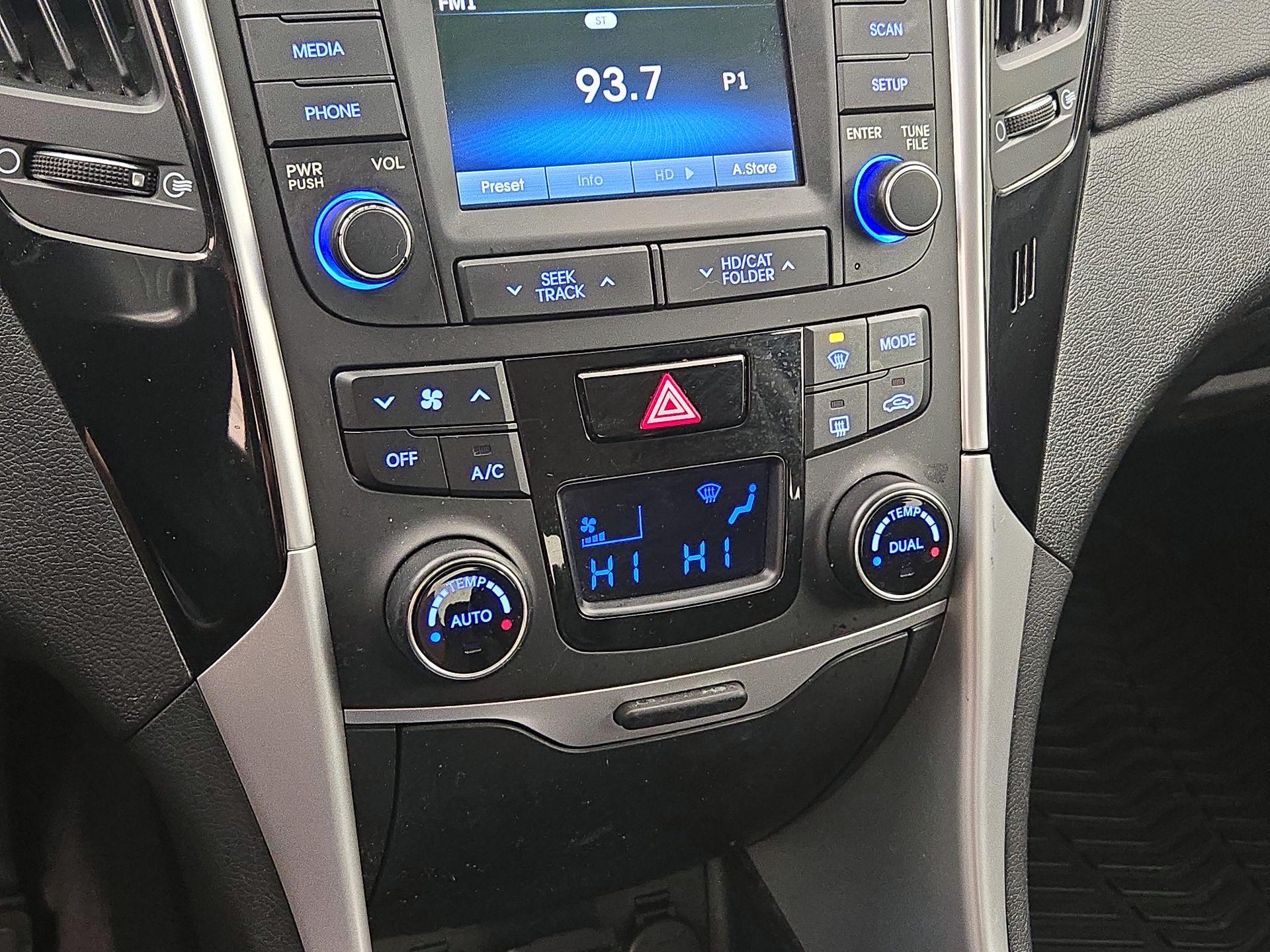 Thumbnail: 2014 Hyundai Sonata - 16