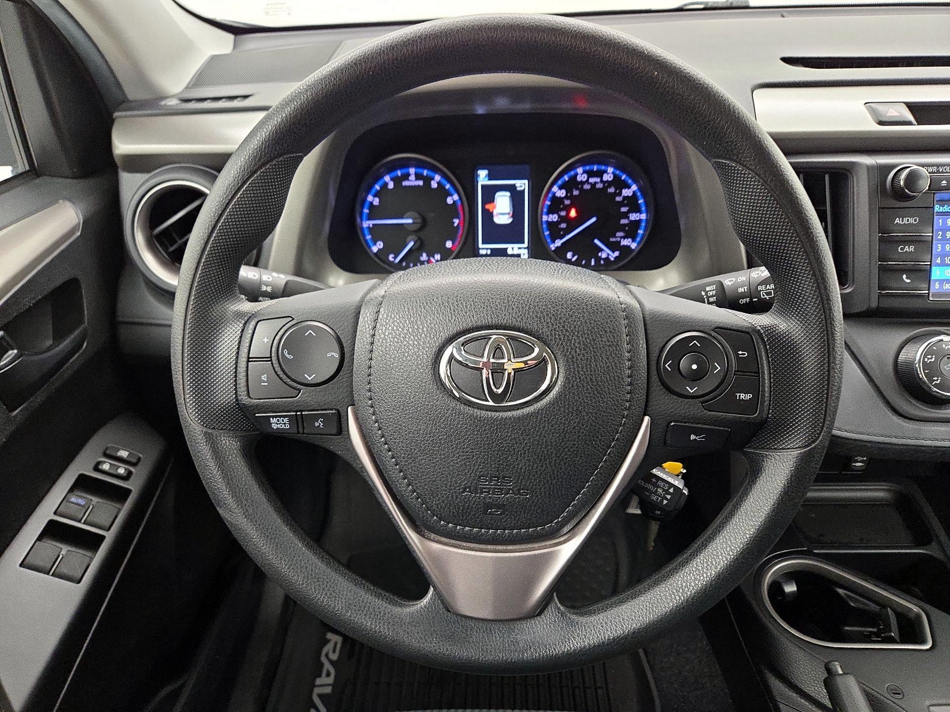 Thumbnail: 2018 Toyota RAV4 - 10