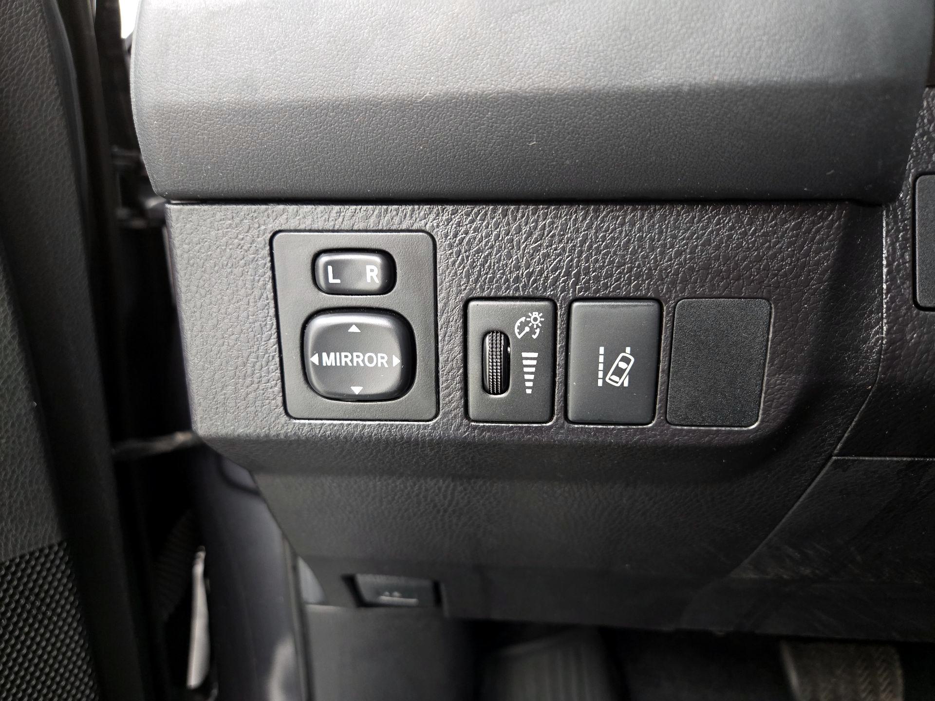 Thumbnail: 2018 Toyota RAV4 - 13