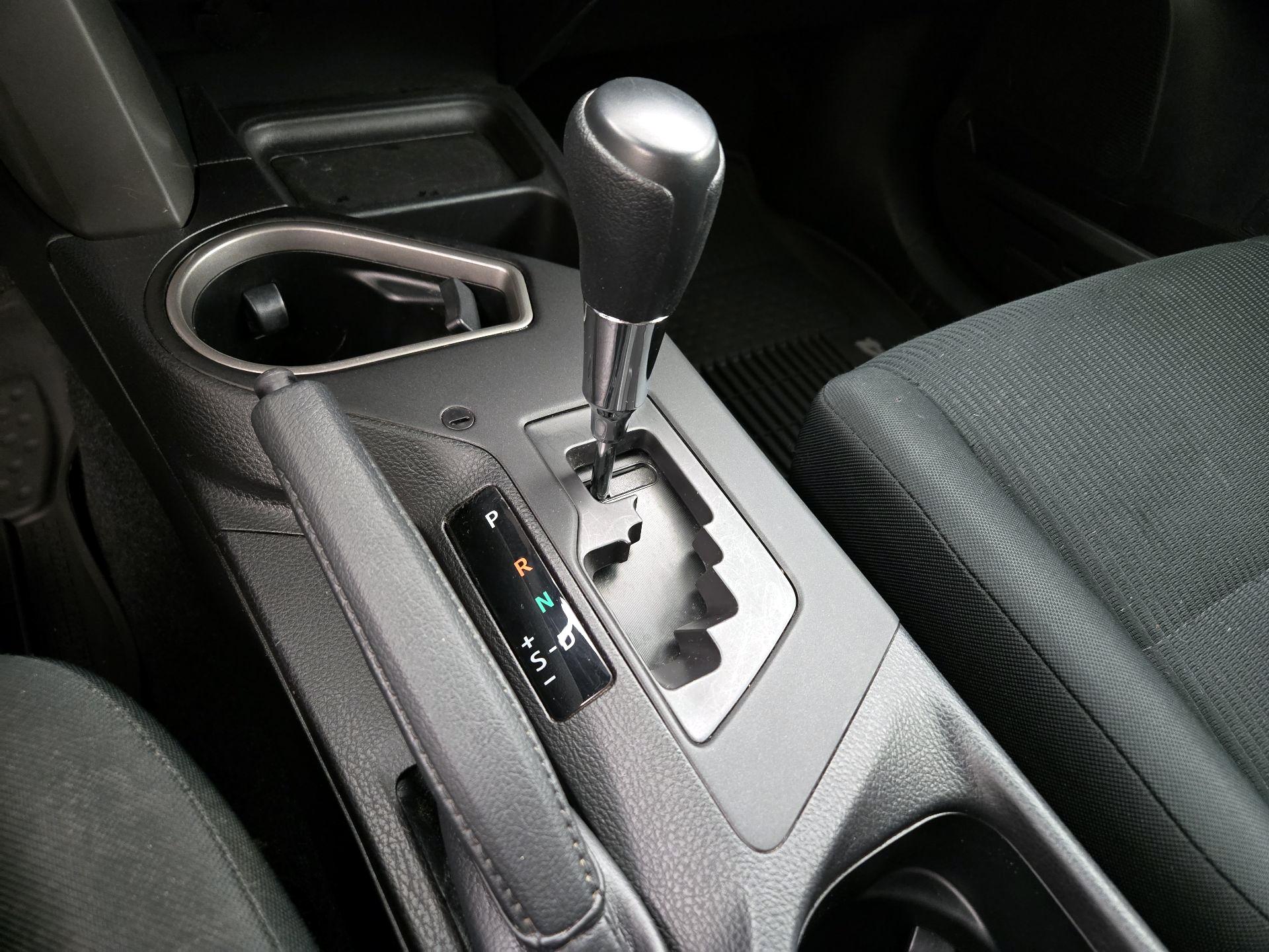 Thumbnail: 2018 Toyota RAV4 - 17