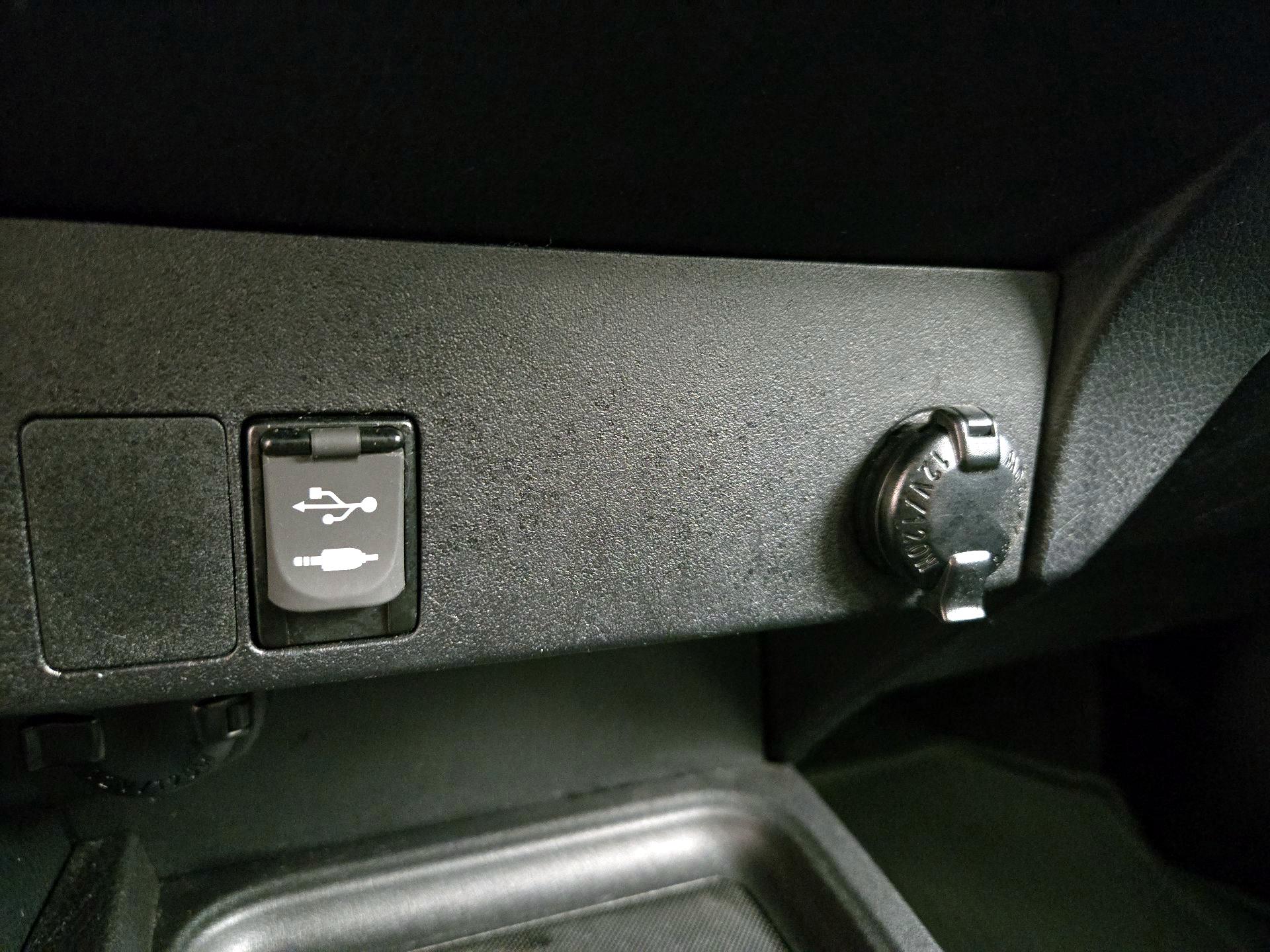 Thumbnail: 2018 Toyota RAV4 - 18