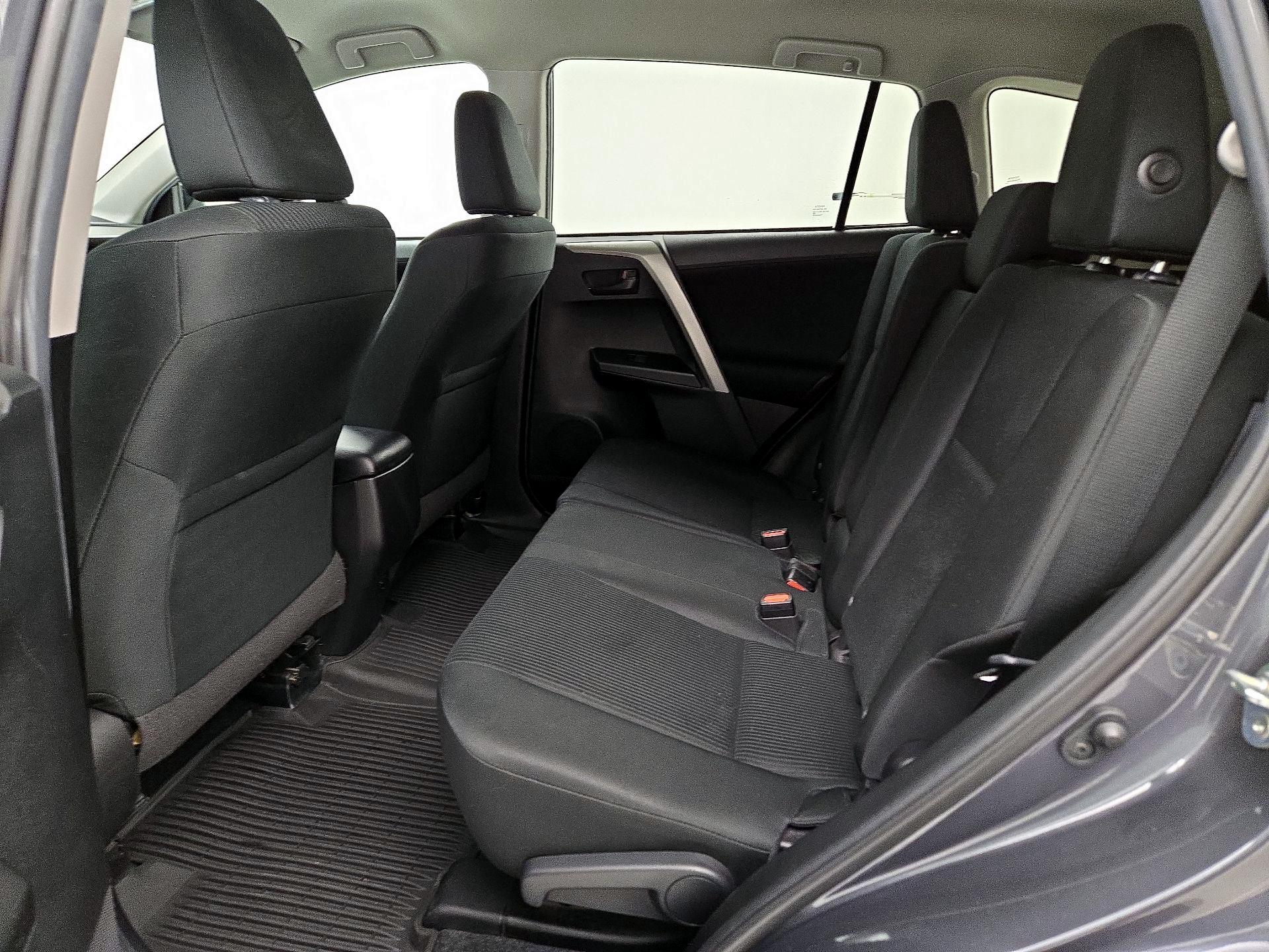 Thumbnail: 2018 Toyota RAV4 - 19