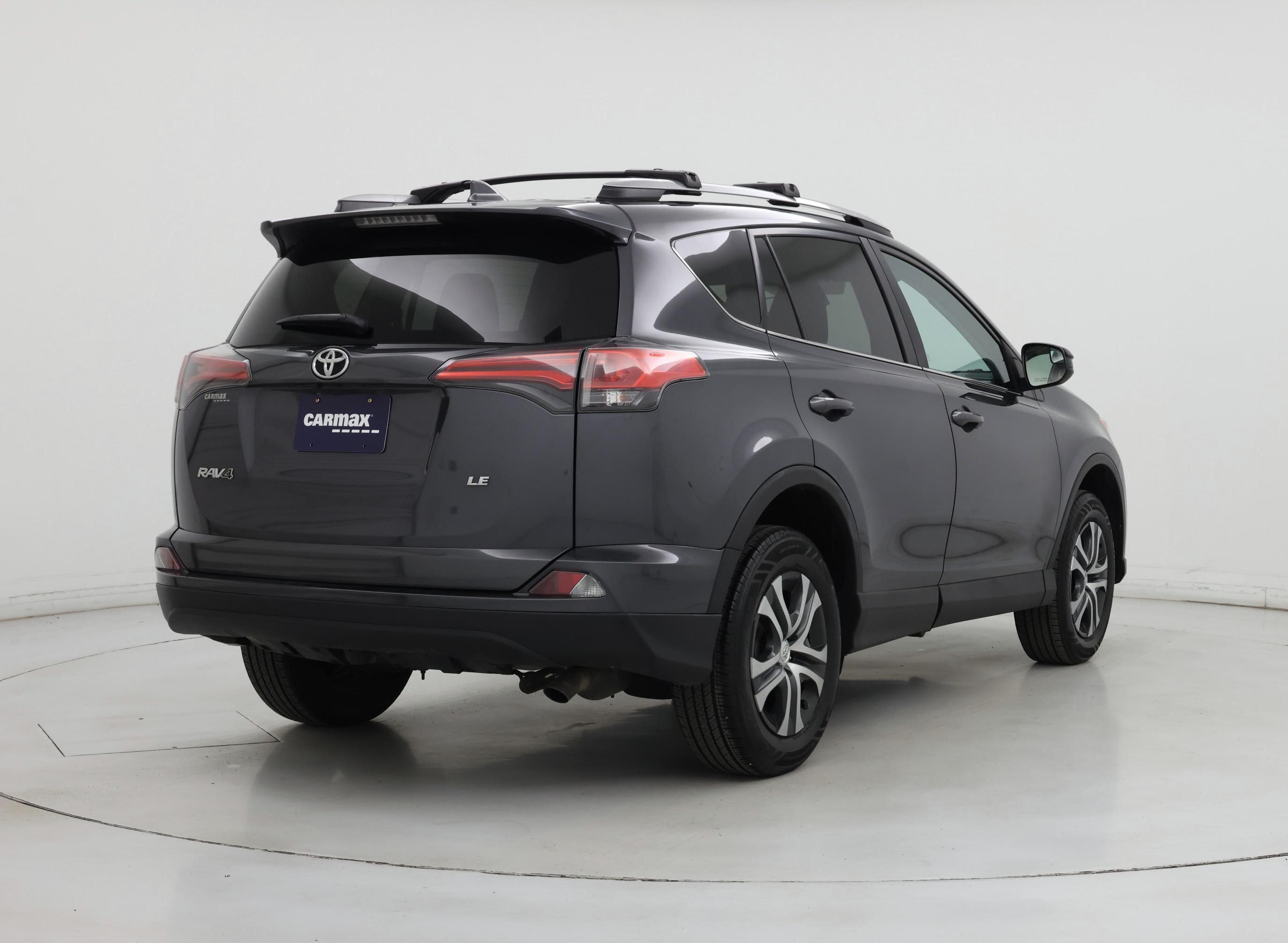 Thumbnail: 2018 Toyota RAV4 - 8