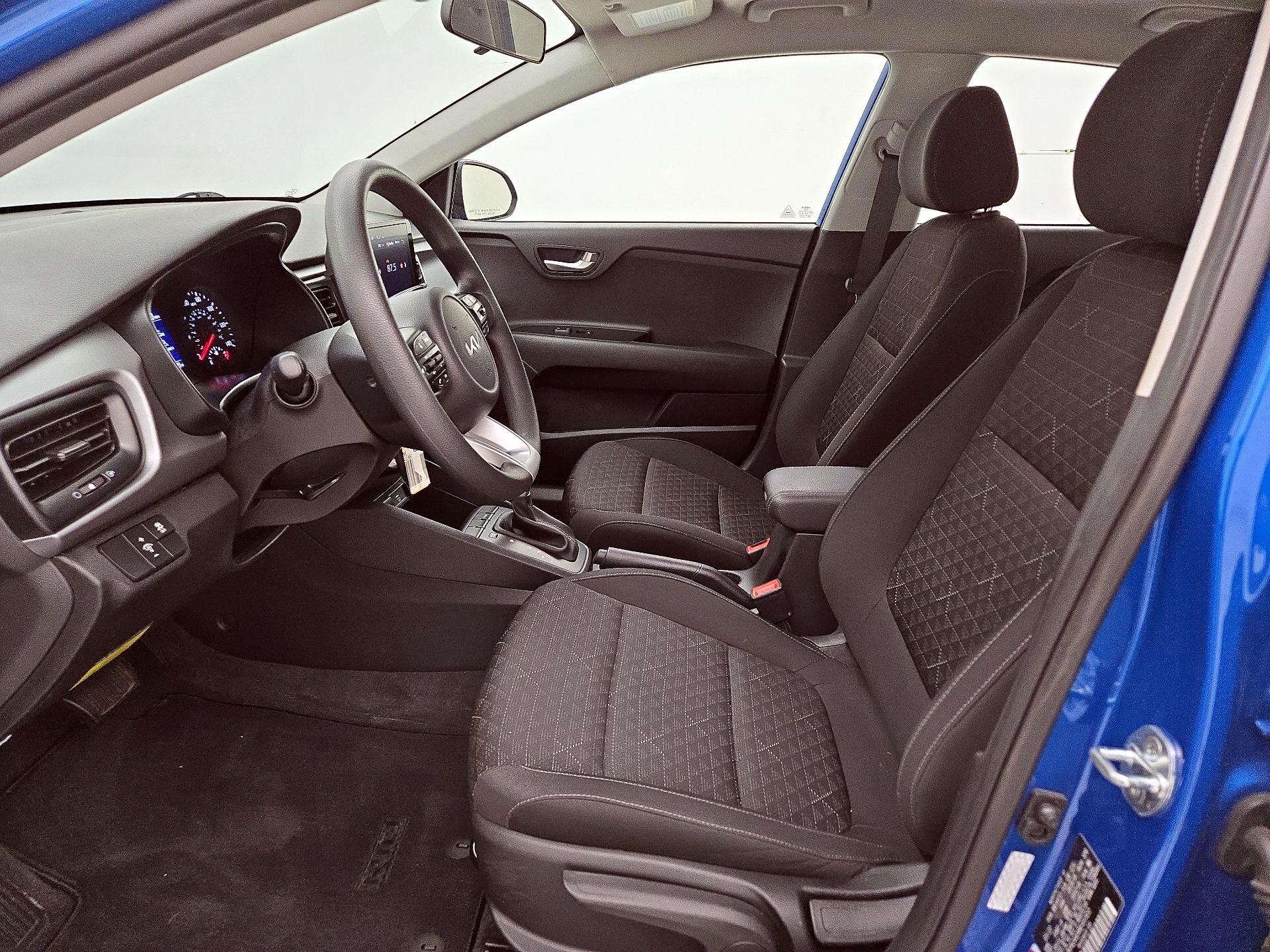 Thumbnail: 2022 Kia Rio - 11