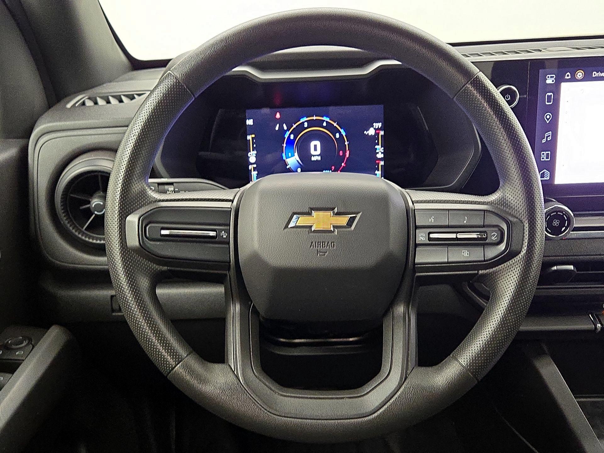 Thumbnail: 2023 Chevrolet Colorado - 10