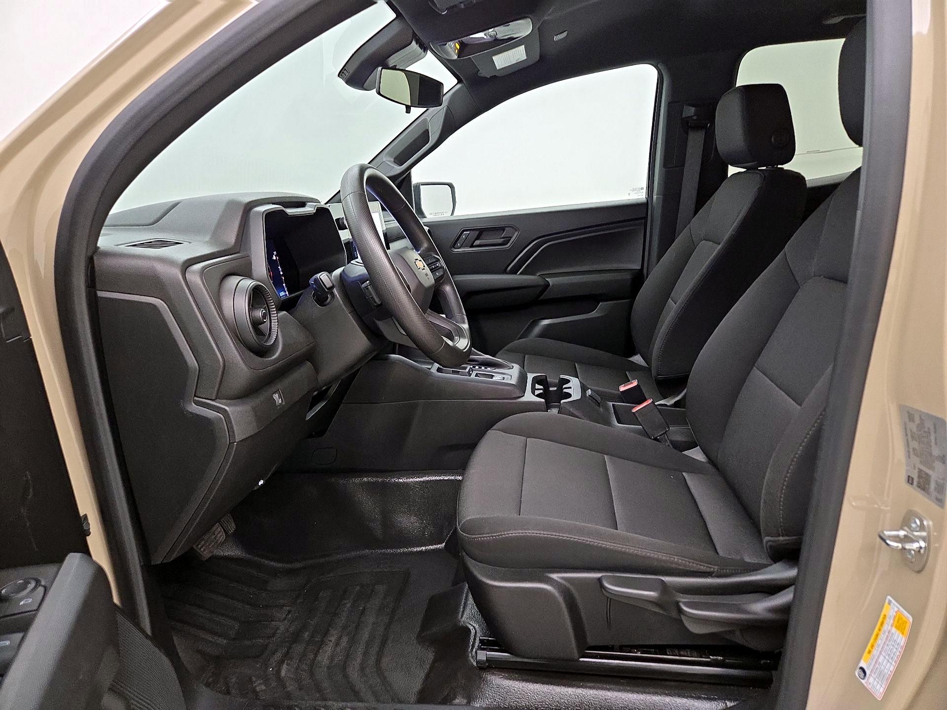 Thumbnail: 2023 Chevrolet Colorado - 11