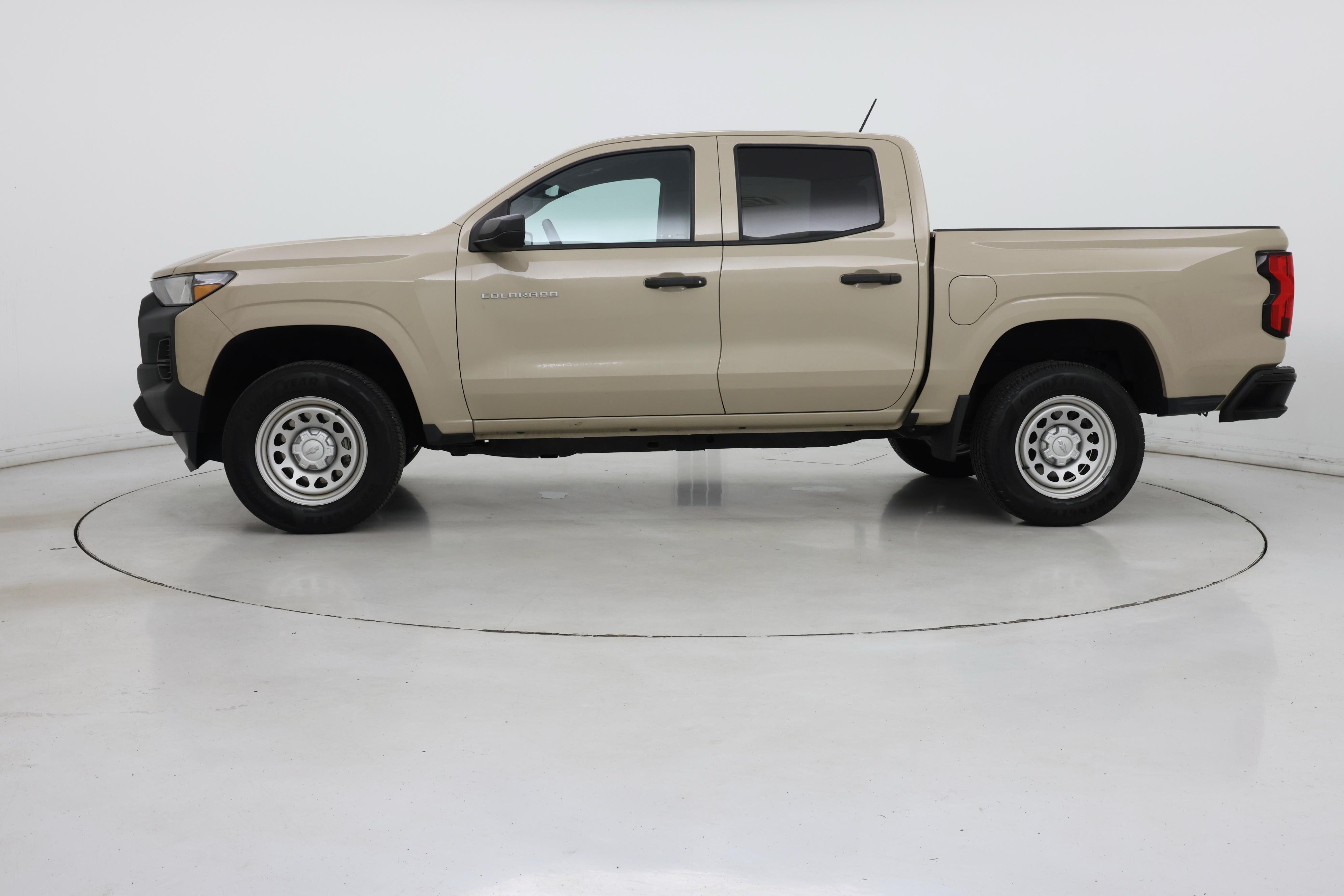 Thumbnail: 2023 Chevrolet Colorado - 3