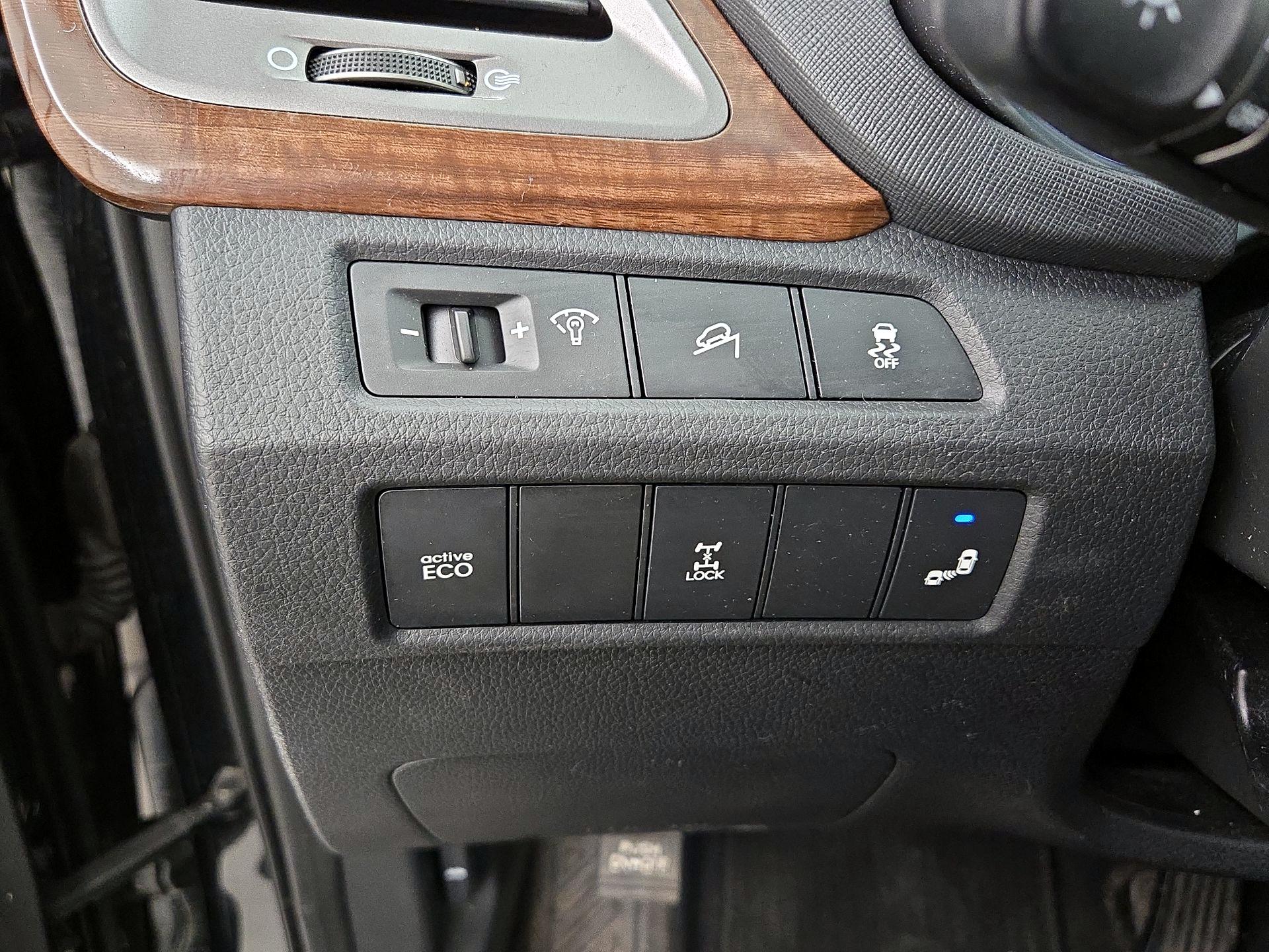 Thumbnail: 2014 Hyundai Santa Fe - 13