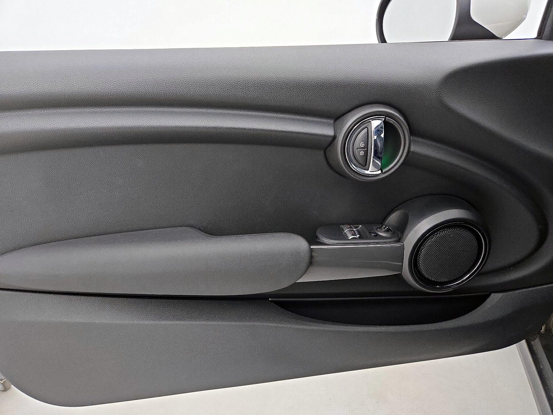 Thumbnail: 2020 MINI Cooper Hardtop - 12