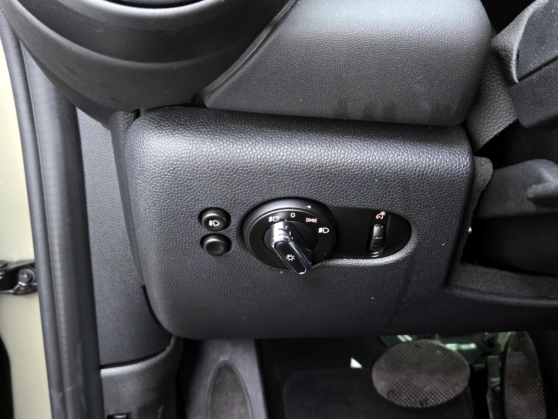 Thumbnail: 2020 MINI Cooper Hardtop - 13