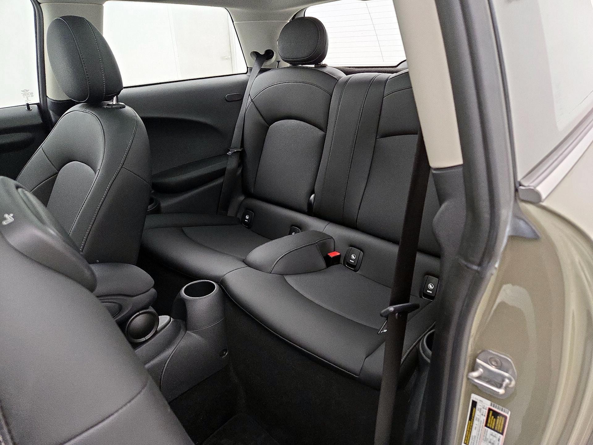 Thumbnail: 2020 MINI Cooper Hardtop - 20