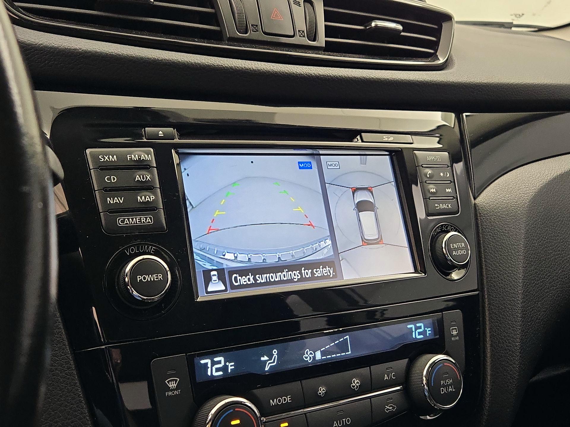 Thumbnail: 2017 Nissan Rogue Sport - 15