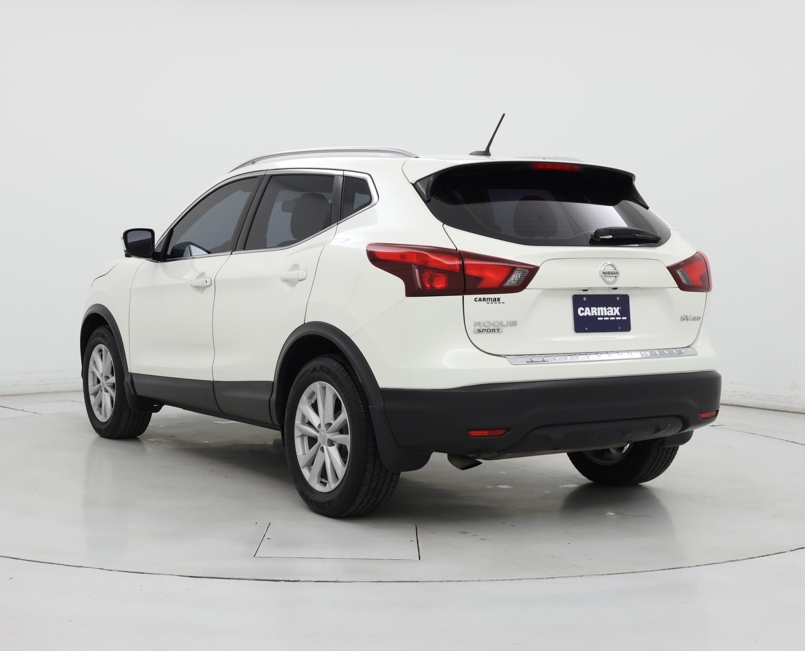 Thumbnail: 2017 Nissan Rogue Sport - 2