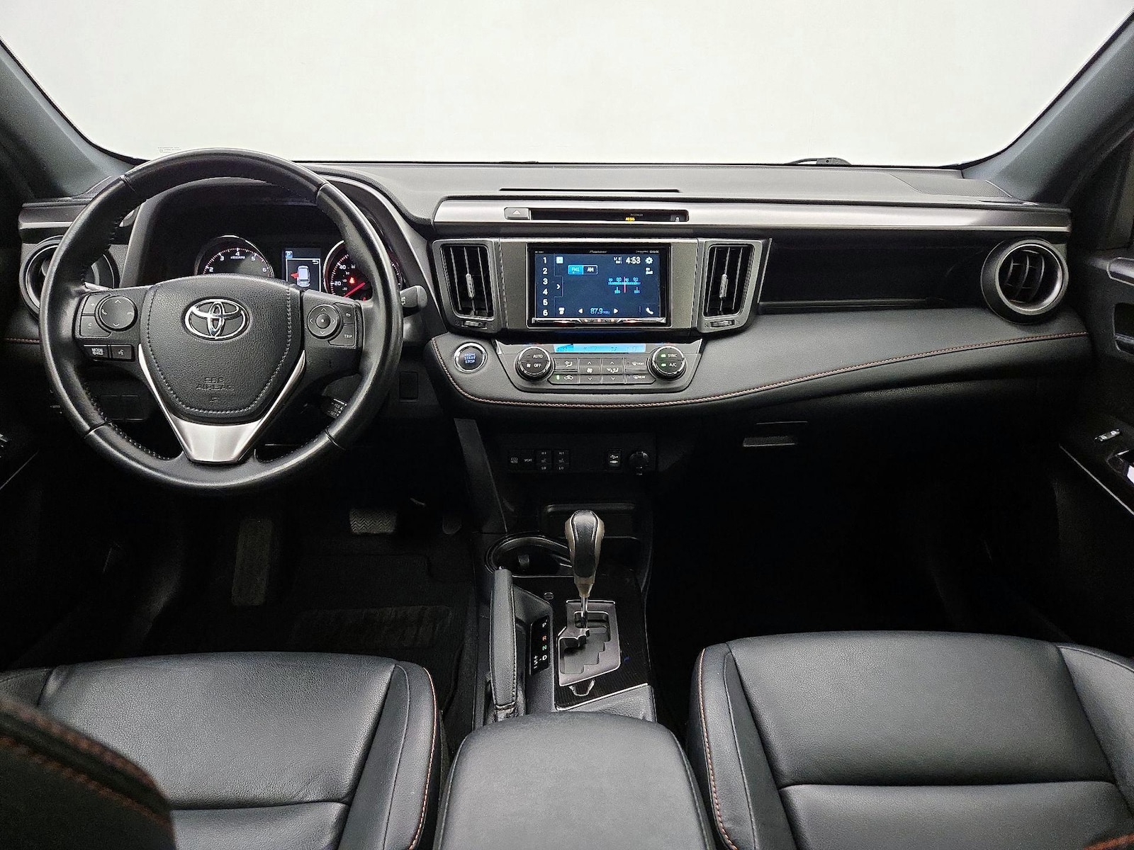 2016 Toyota RAV4 SE - Photo 10