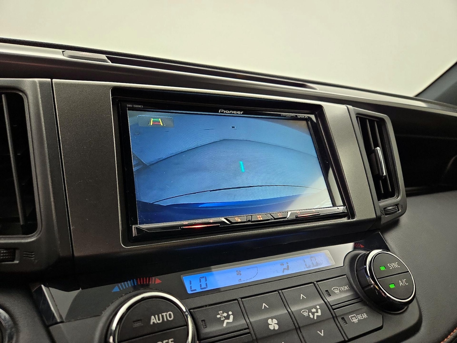 2016 Toyota RAV4 SE - Photo 15