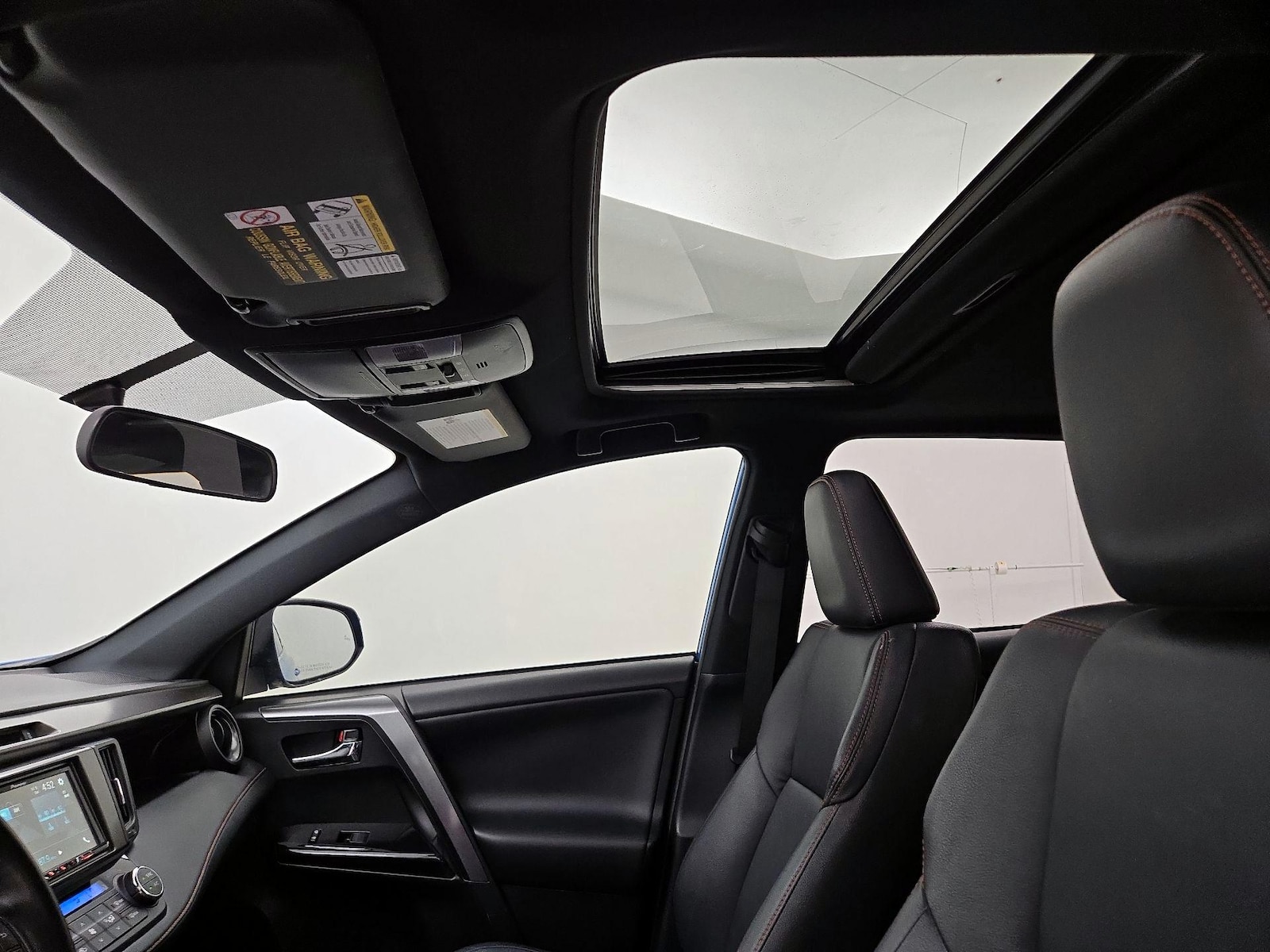 2016 Toyota RAV4 SE - Photo 20