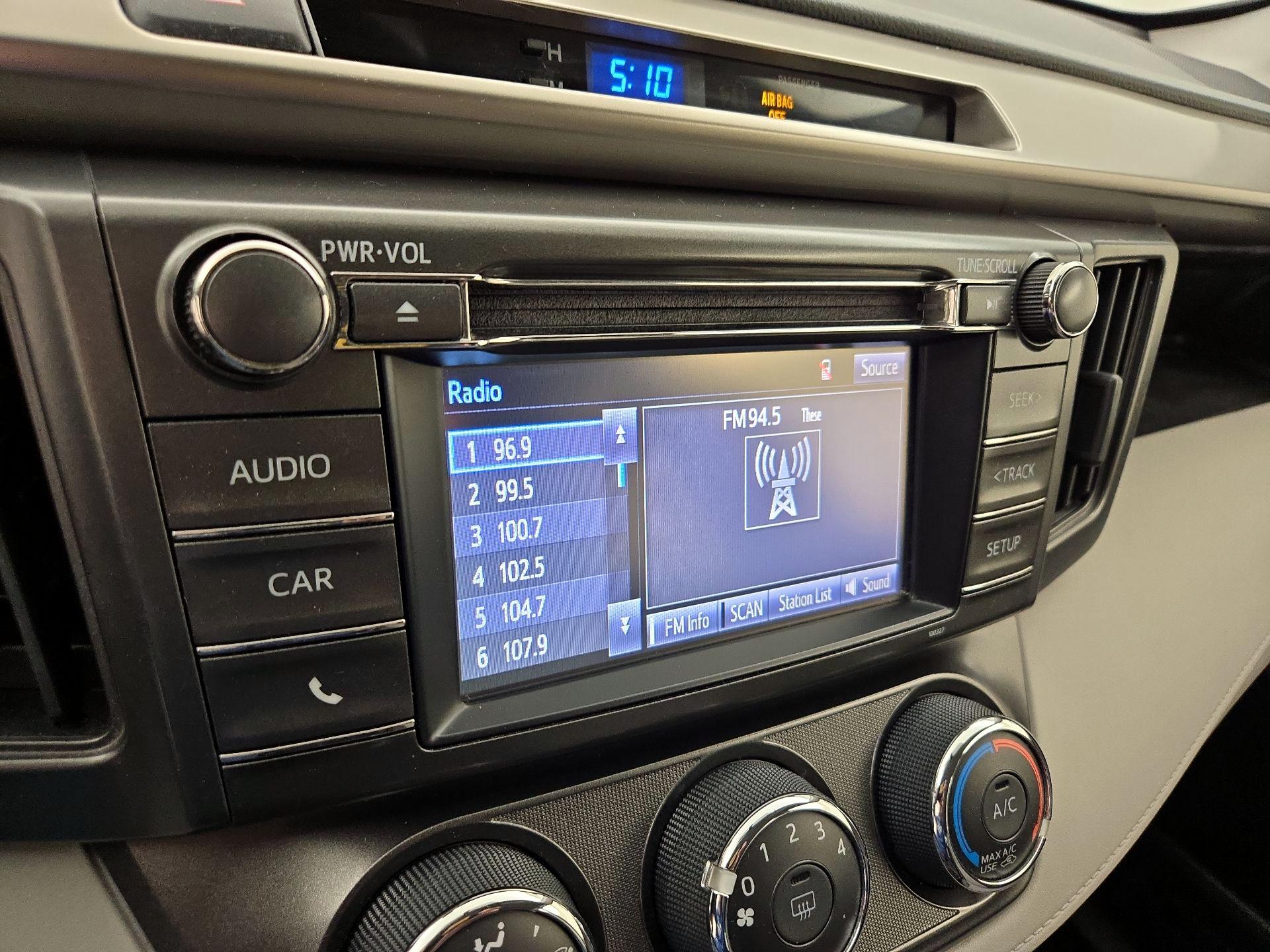 Thumbnail: 2014 Toyota RAV4 - 15