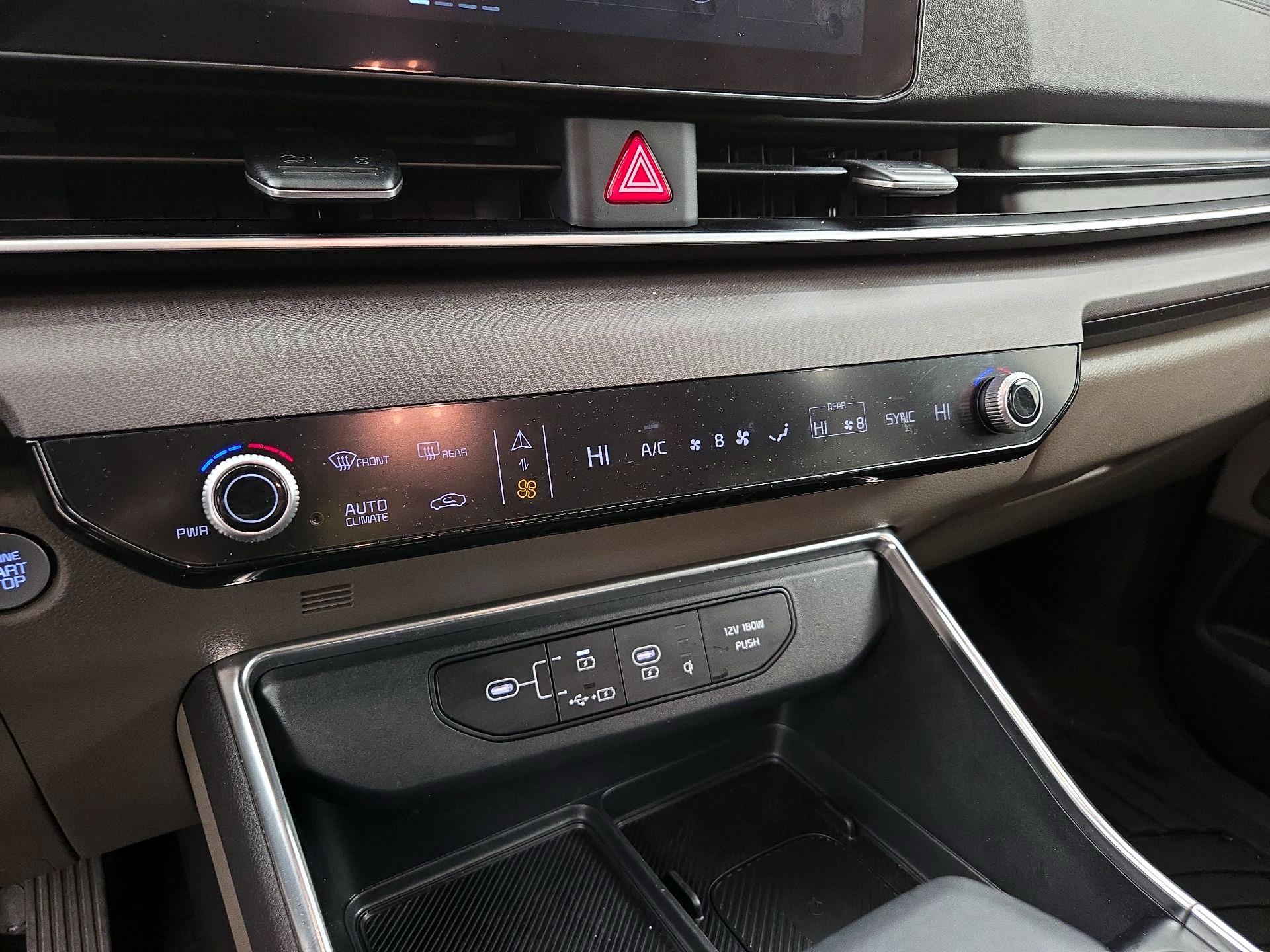 Thumbnail: 2025 Kia Carnival - 17